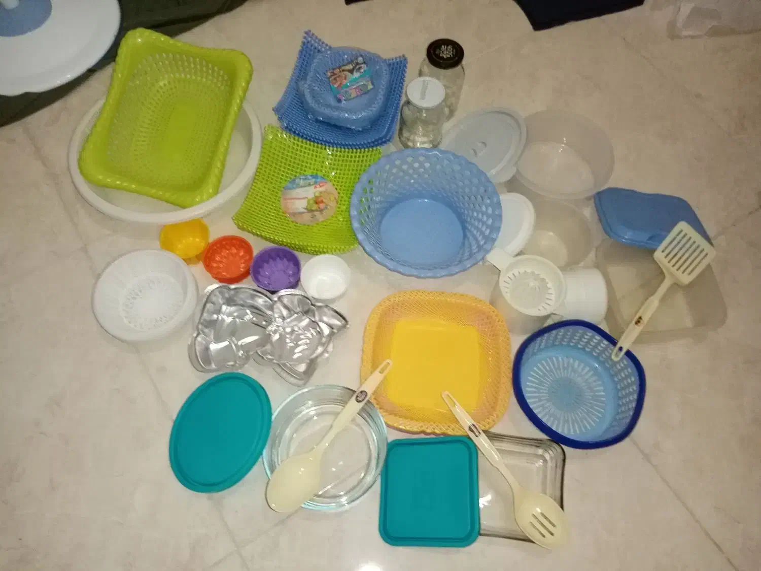 ظروف پلاستیکی و...|ظروف نگهدارنده، پلاستیکی، یک‌بارمصرف|گرگان, |دیوار