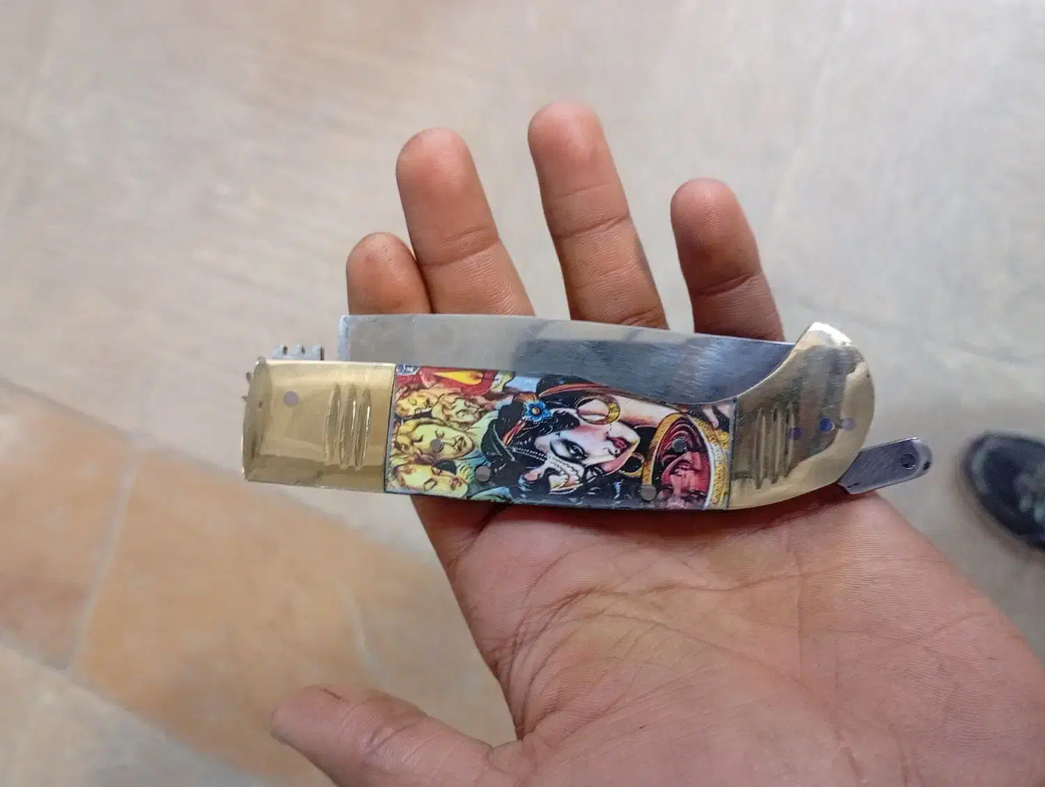 چاقو زامن دار|کوهنوردی و کمپینگ|مرودشت, ژیان|دیوار