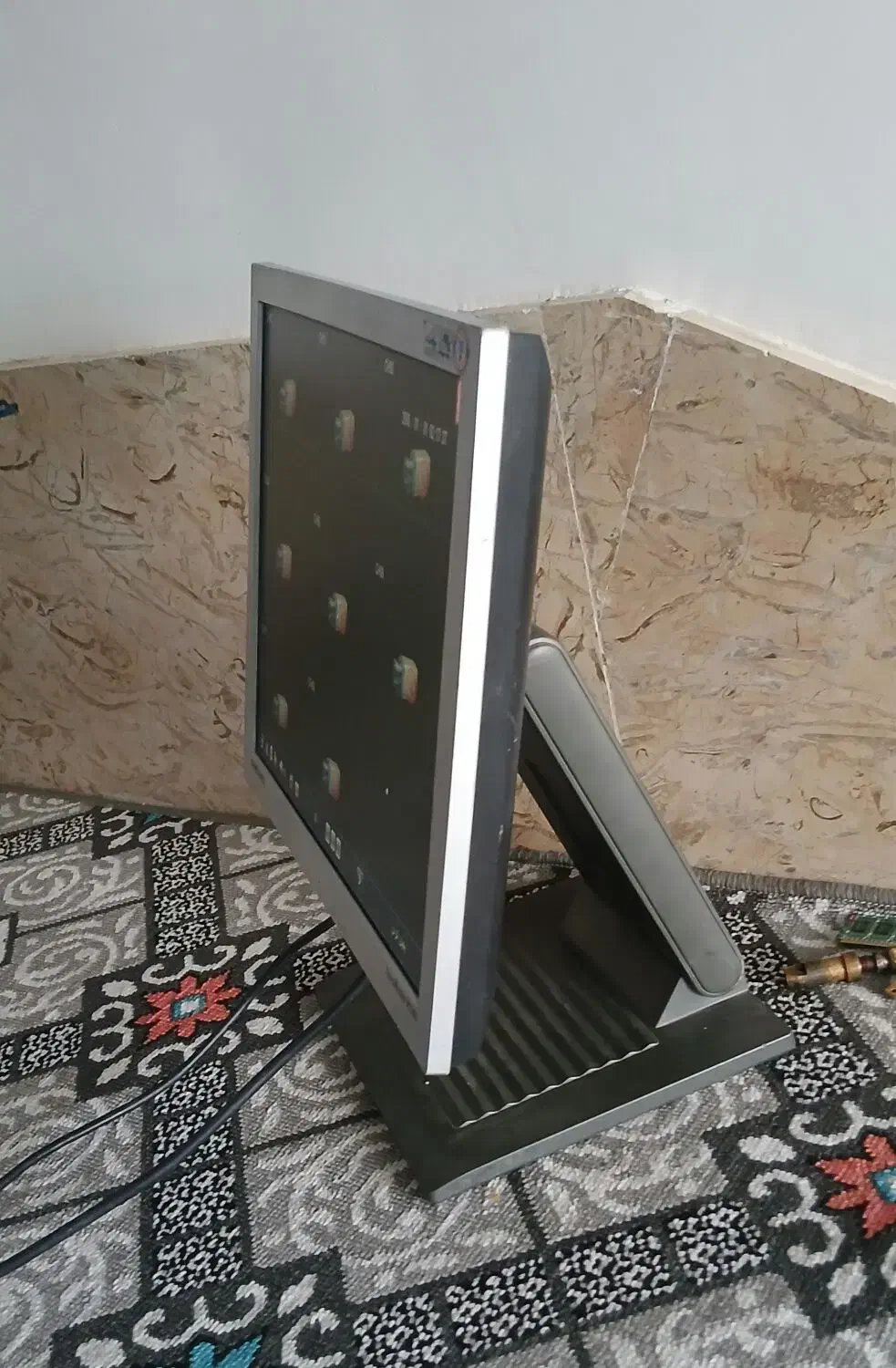 مانیتور پایه بلند برای دوربین با کابل برق تصویر|قطعات و لوازم جانبی رایانه|همدان, |دیوار