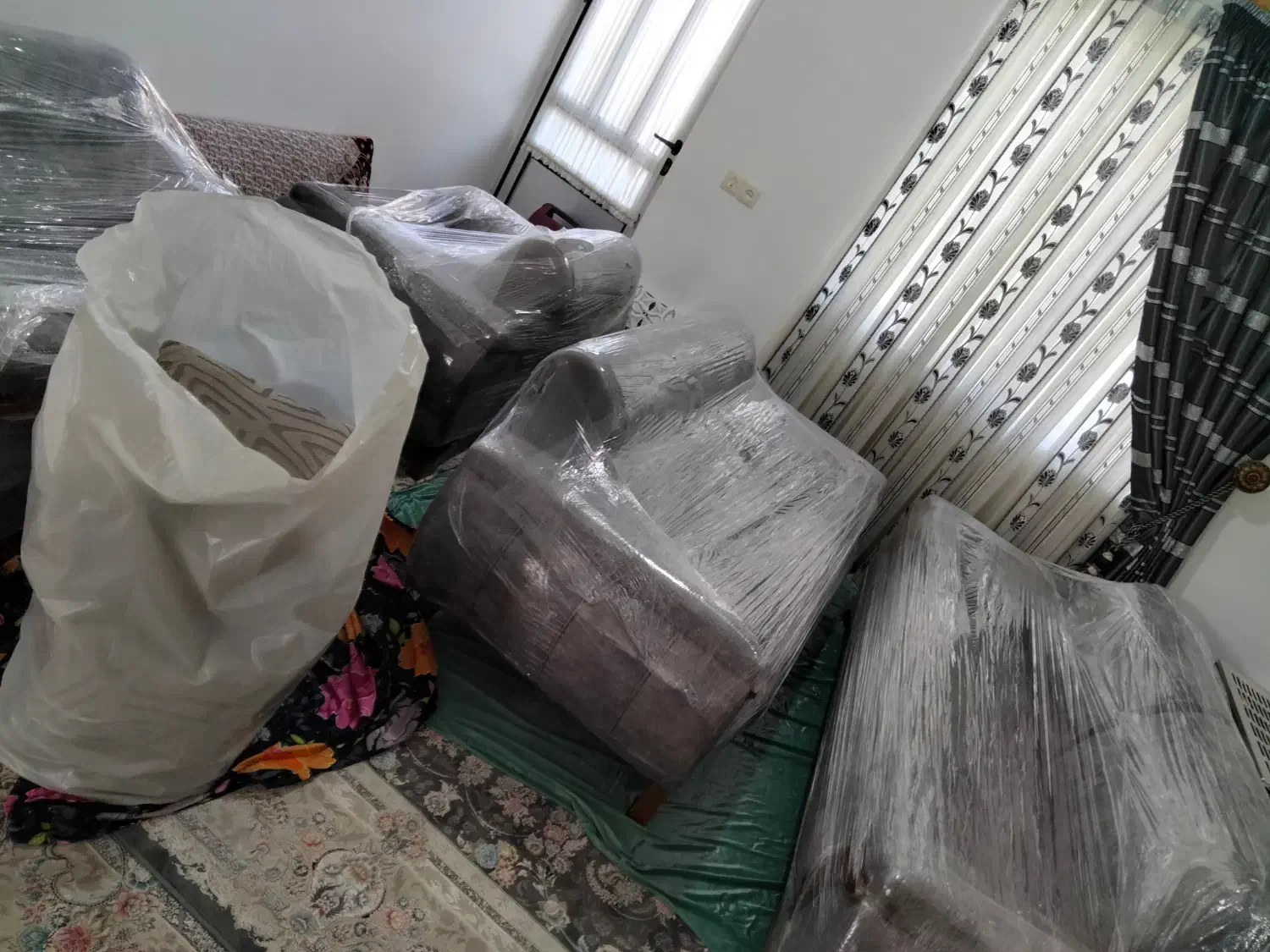 مبل|مبلمان خانگی و میز عسلی|گلوگاه, |دیوار