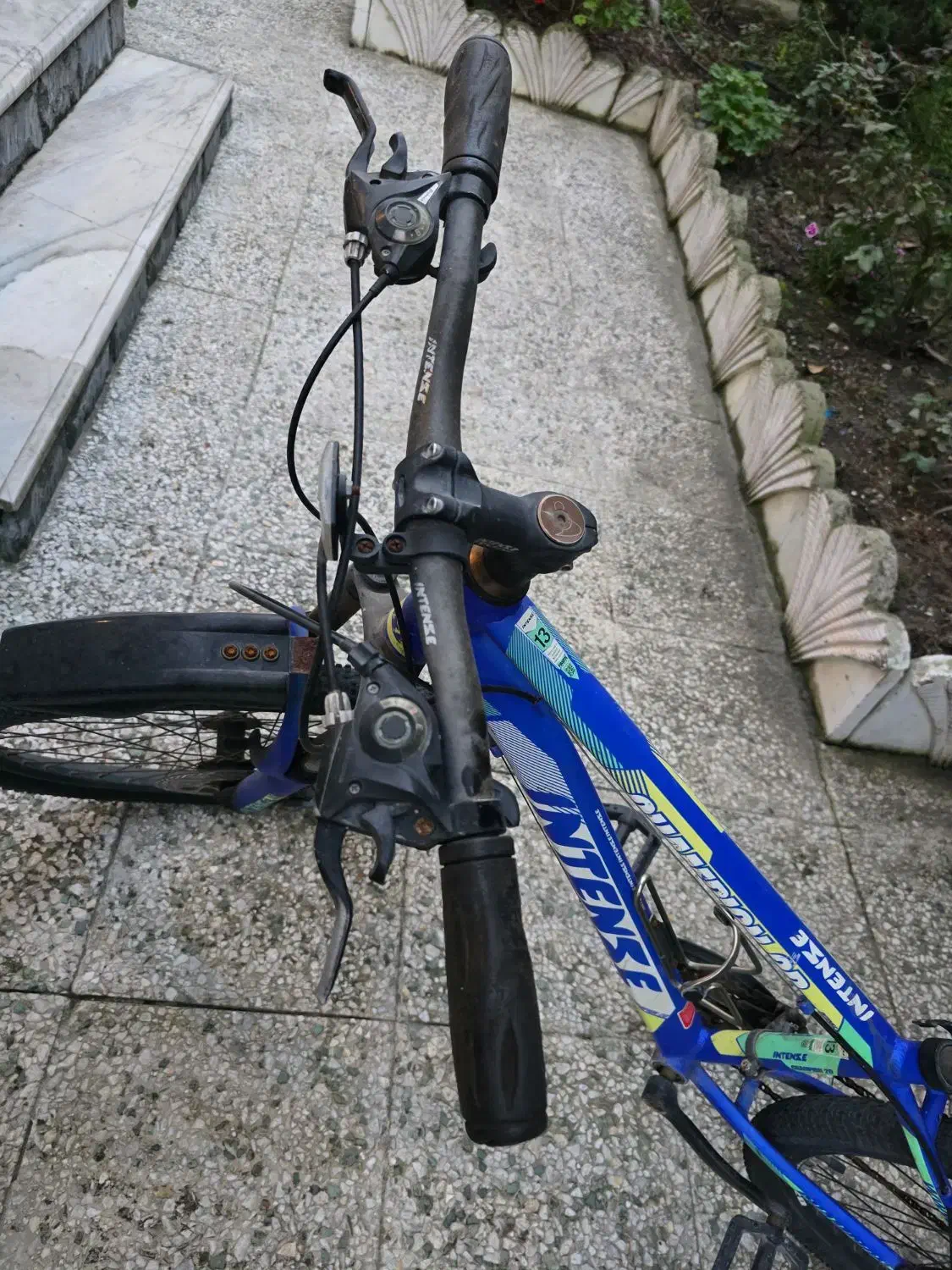 دوچرخه|دوچرخه، اسکیت، اسکوتر|نور, |دیوار