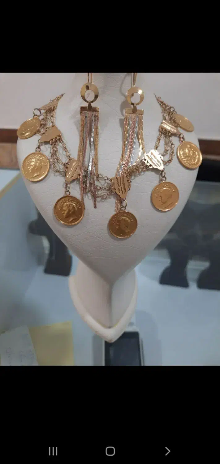 گردنبد نیم پهلوی در حد نو بدون اجرت|جواهرات|بناب, |دیوار