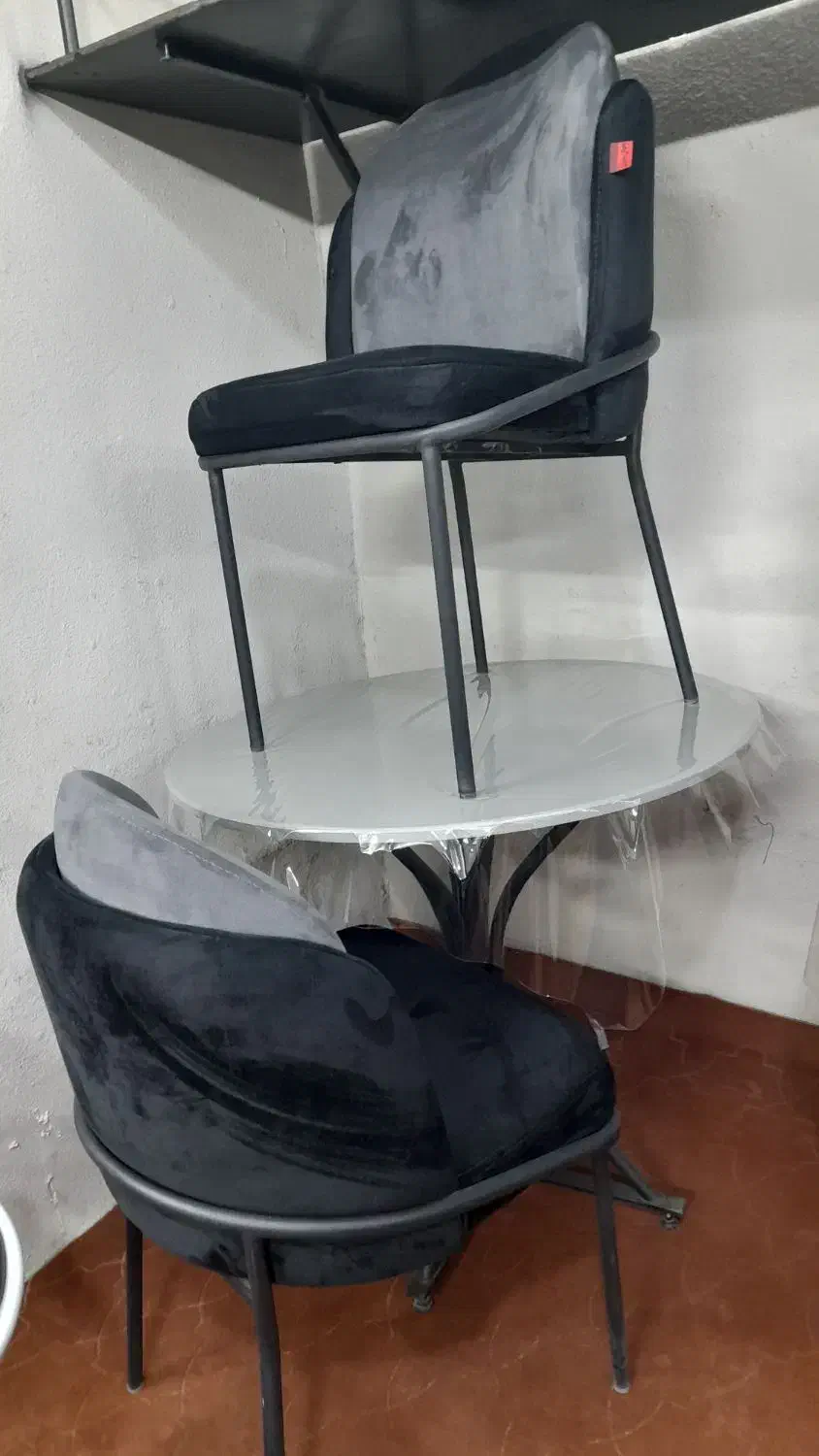 میز‌جمع‌شوصفحه‌گردومربع|میز و صندلی غذاخوری|حمیدیا, |دیوار