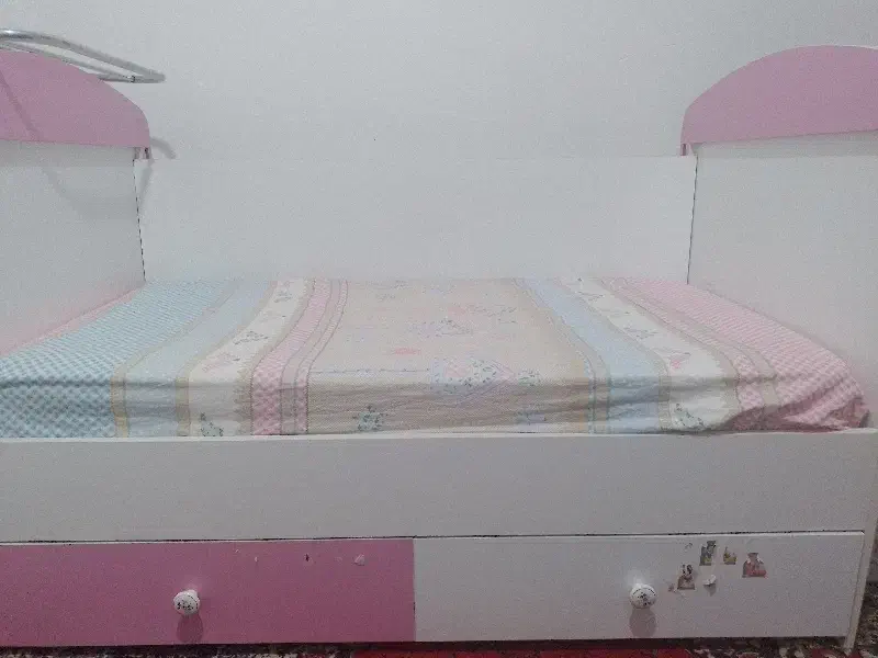 تخت و تشک|تشک تختخواب|نظرآباد, نجم آباد|دیوار