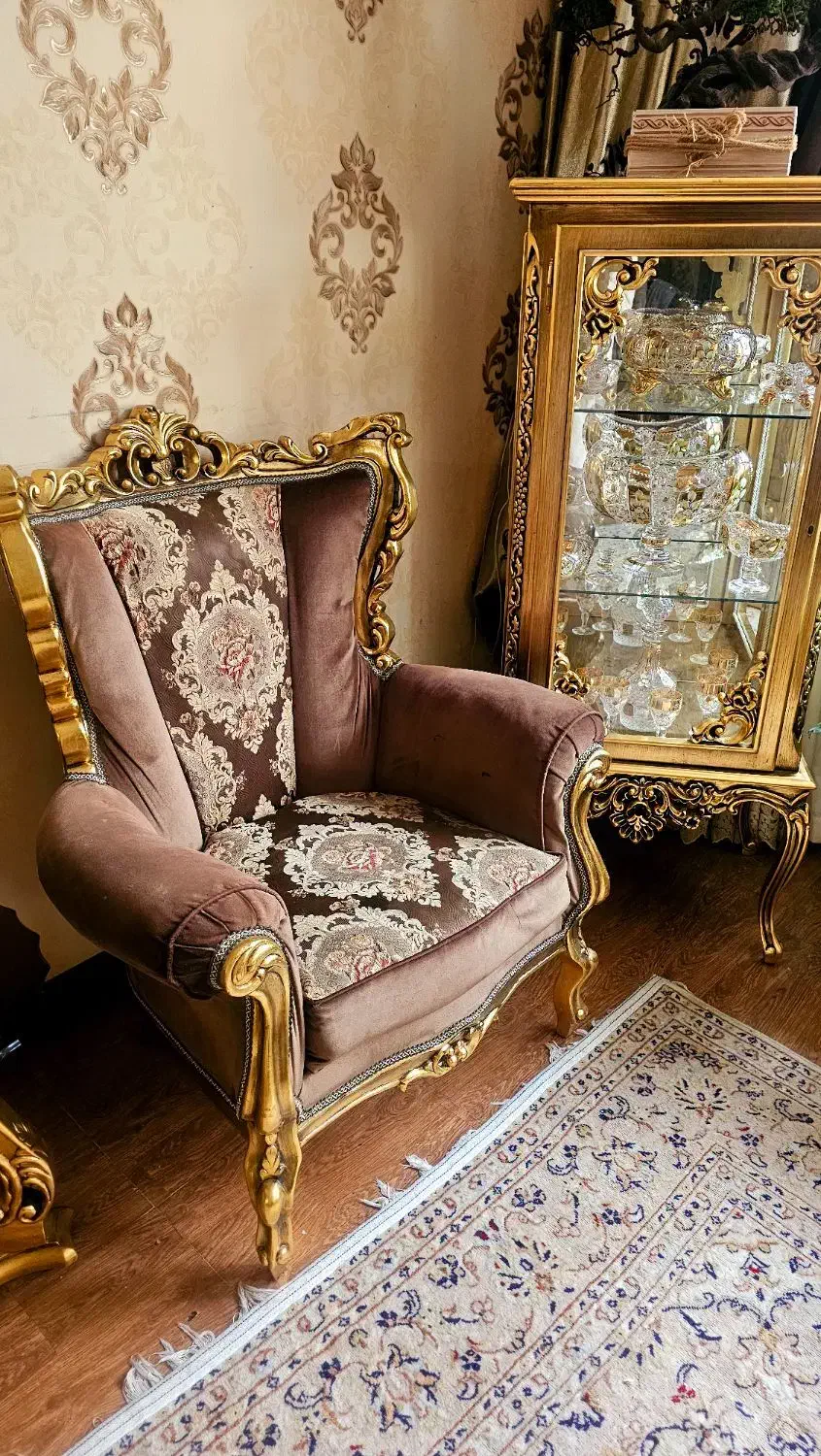 مبل سلطنتی ورق طلا|مبلمان خانگی و میز عسلی|قم, سالاریه|دیوار