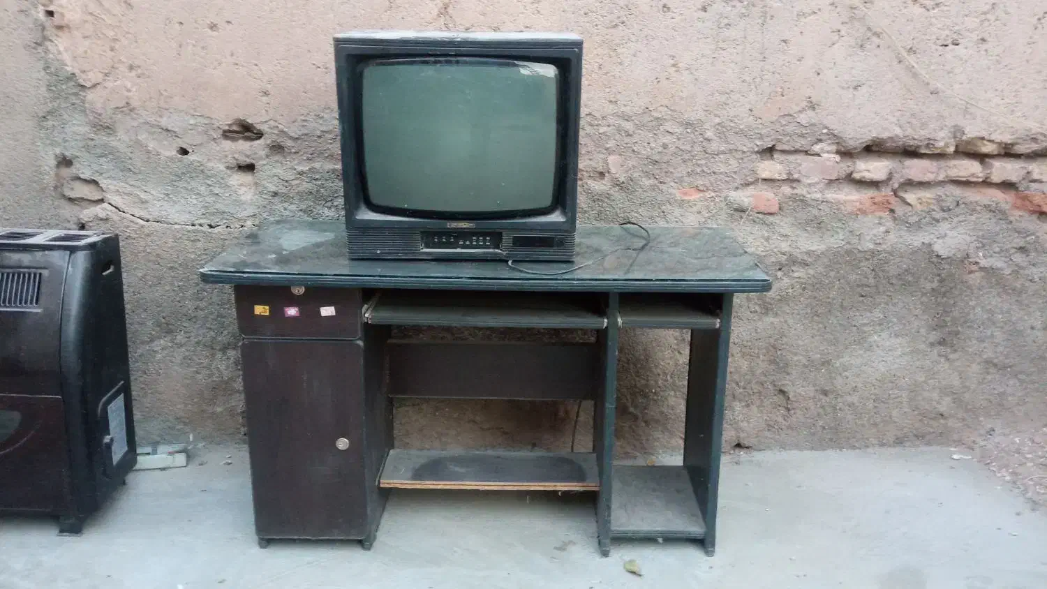 میز کامپیوتر|میز تحریر و کامپیوتر|زبرخان, |دیوار