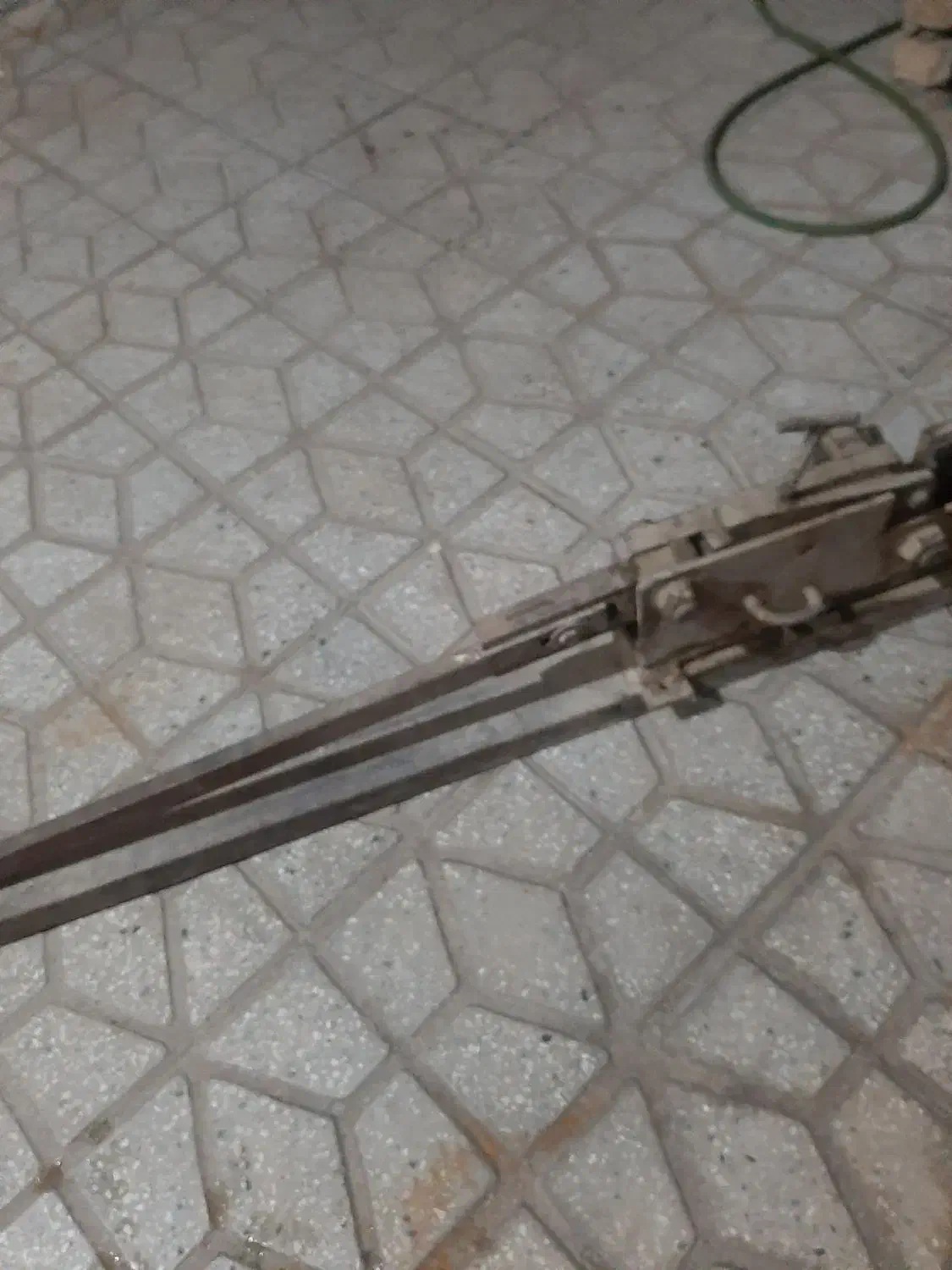 قیچی الموتور|ابزارآلات|دورود, |دیوار