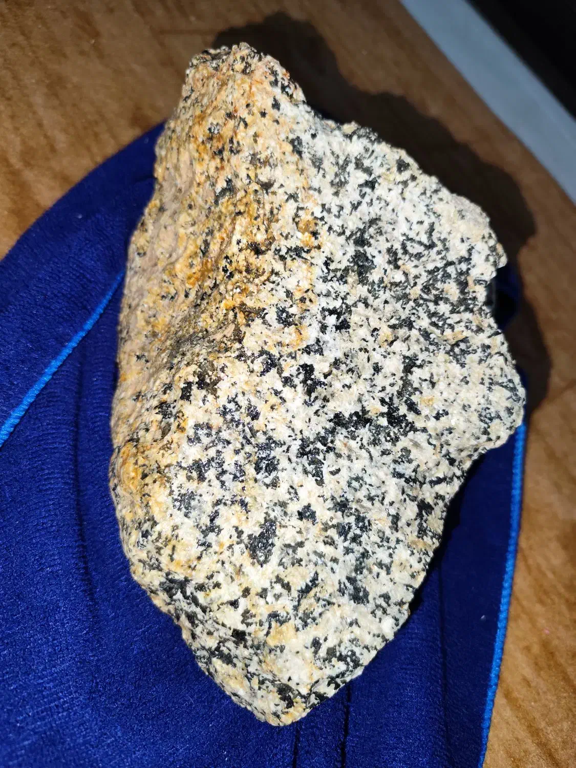 سنگ با ارزش|کلکسیون اشیاء عتیقه|صحنه, |دیوار