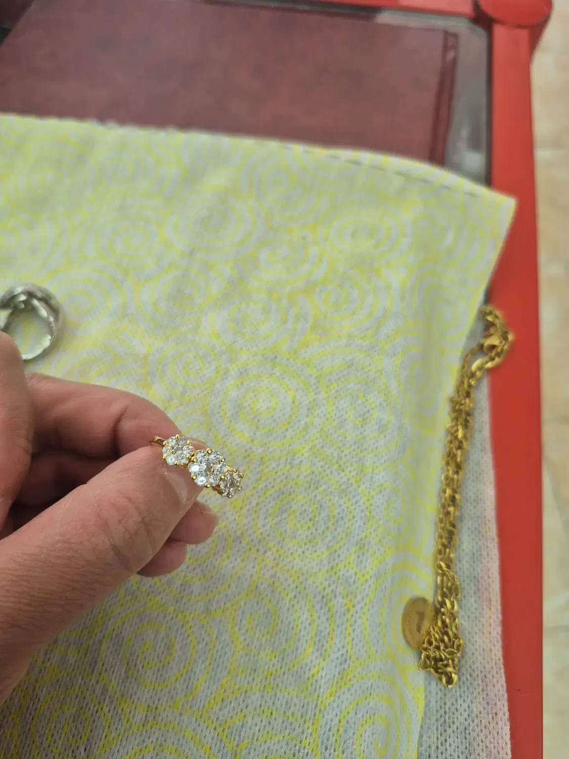 انگشتر وزنجیر|بدلیجات|شاهینشهر, ۹ دی|دیوار