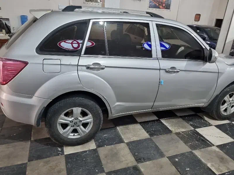 لیفان x60 مدل ۹۳ رنگ نقره ای|خودرو سواری و وانت|اصفهان, شاهد|دیوار