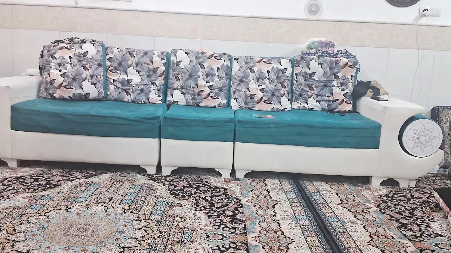 مبل ۶نفره|مبلمان خانگی و میز عسلی|قم, شاه ابراهیم|دیوار