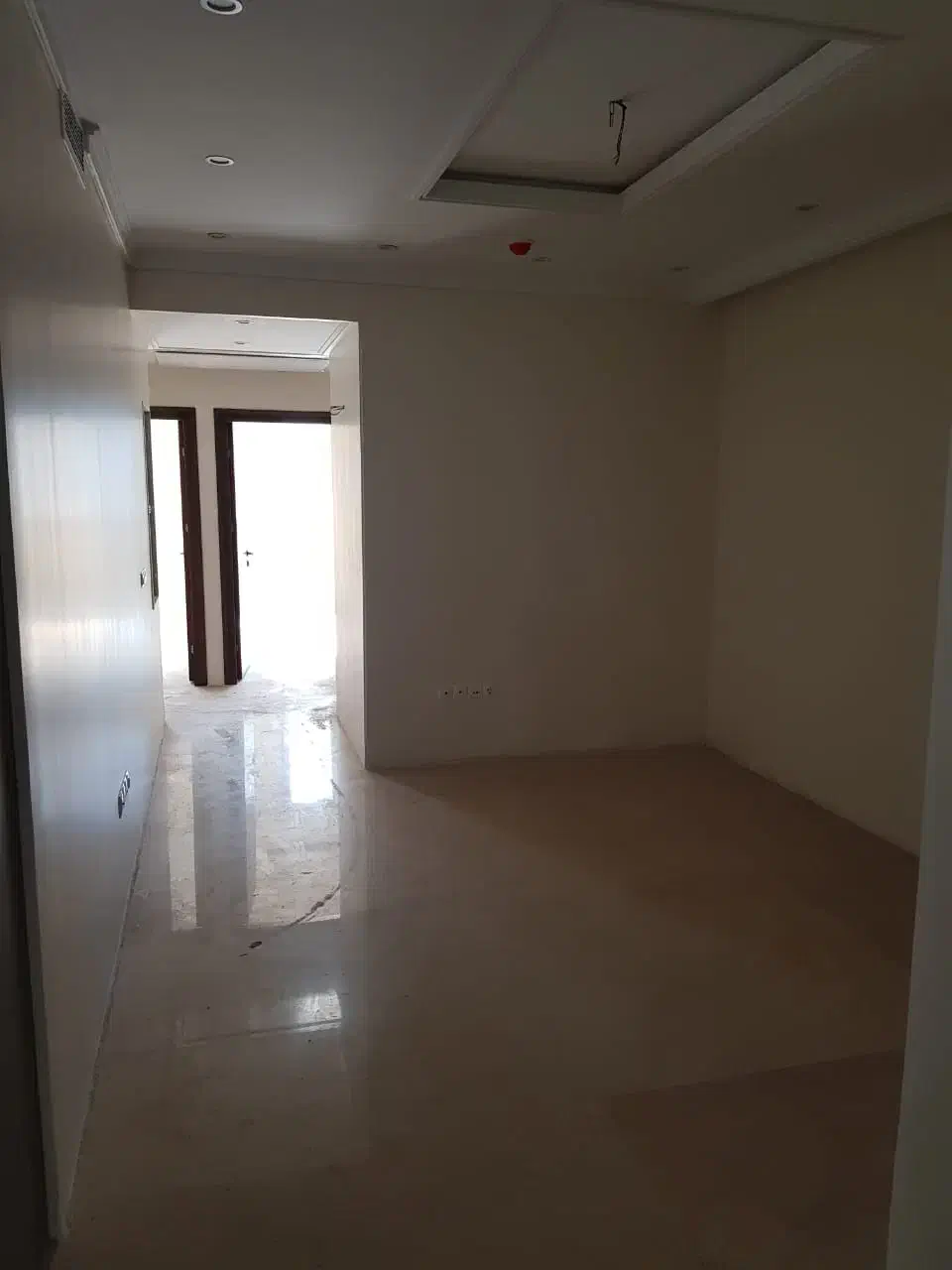 ۱۷۵ متر نوساز ۲ پارکینگه روبروی پارک شفق