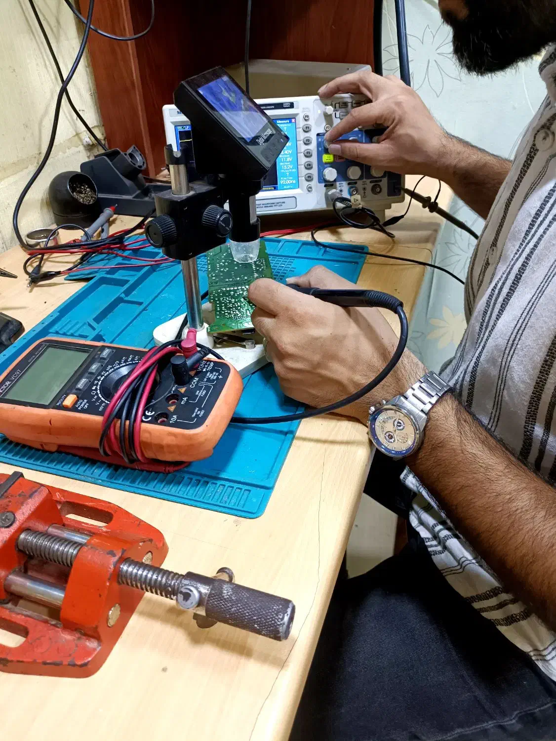 آموزش تعمیرات برد الکترونیکی(خانگی،اداری،صنعتی)|خدمات آموزشی|رشت, چله خانه|دیوار