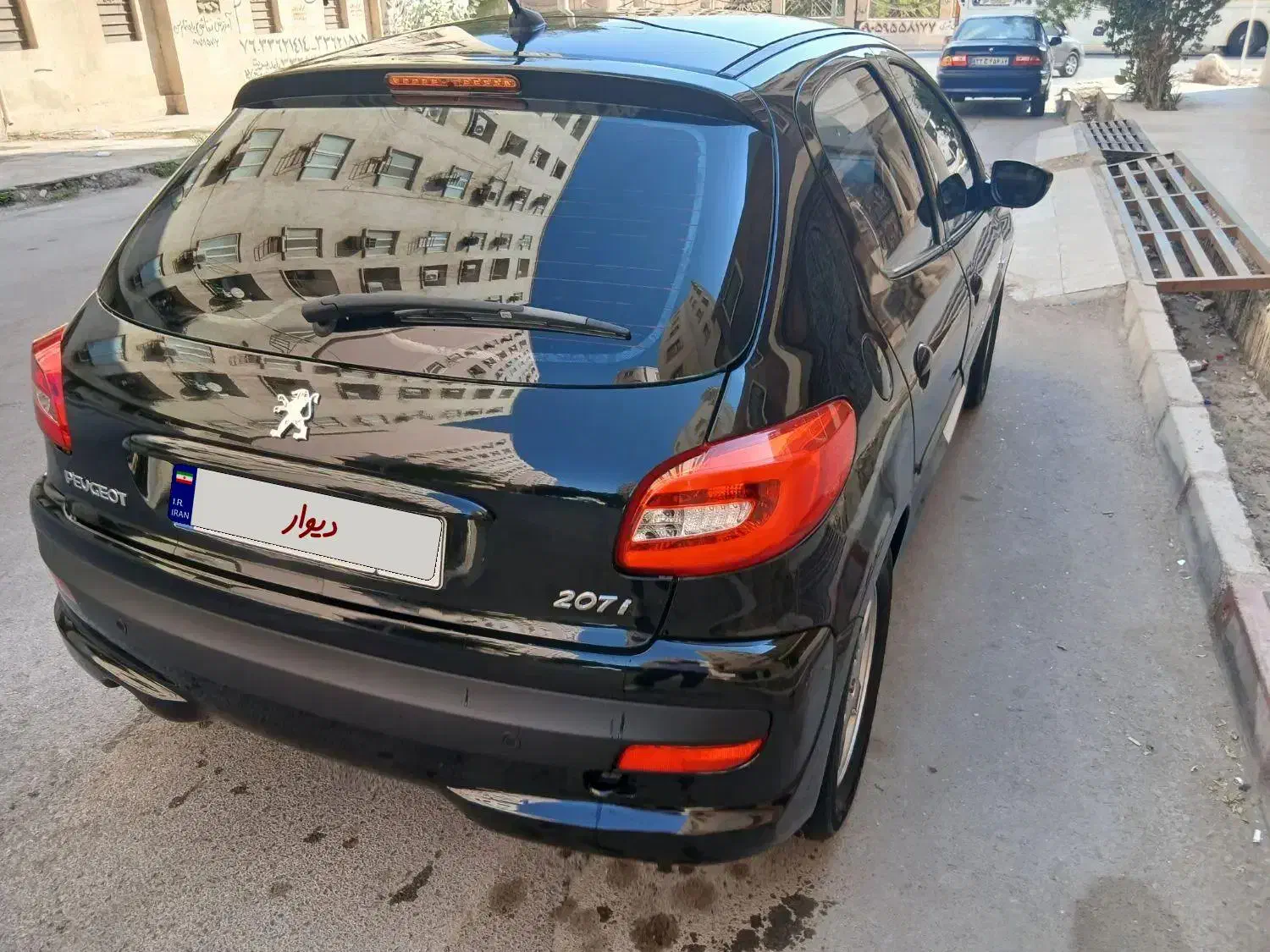 پژو ۲۰۷ پانا مدل ۴۰۲ اتاق تعویض|خودرو سواری و وانت|بندرعباس, |دیوار