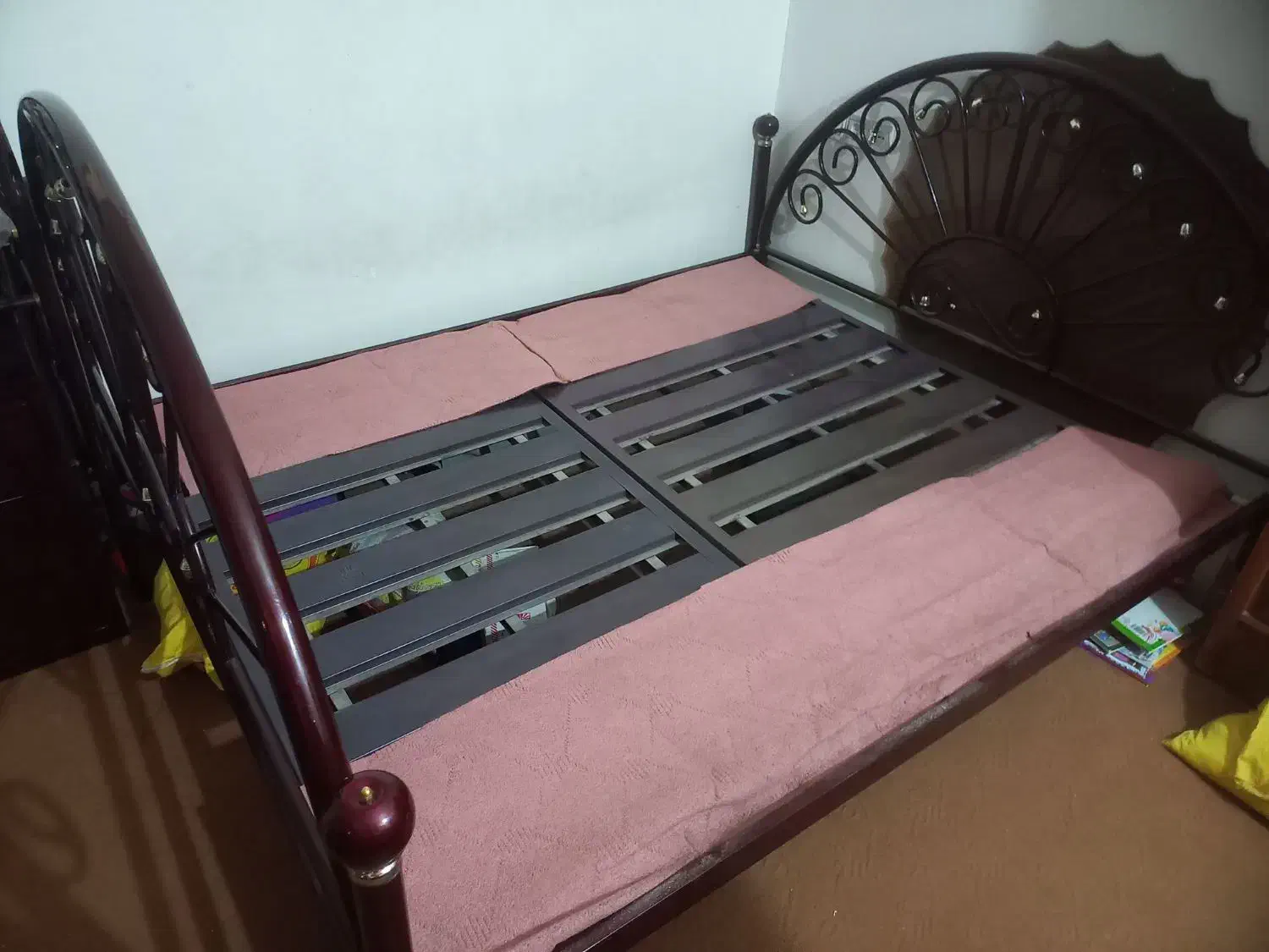 تخت خواب دو نفره فلزی|تخت و سرویس خواب|مبارکه, |دیوار