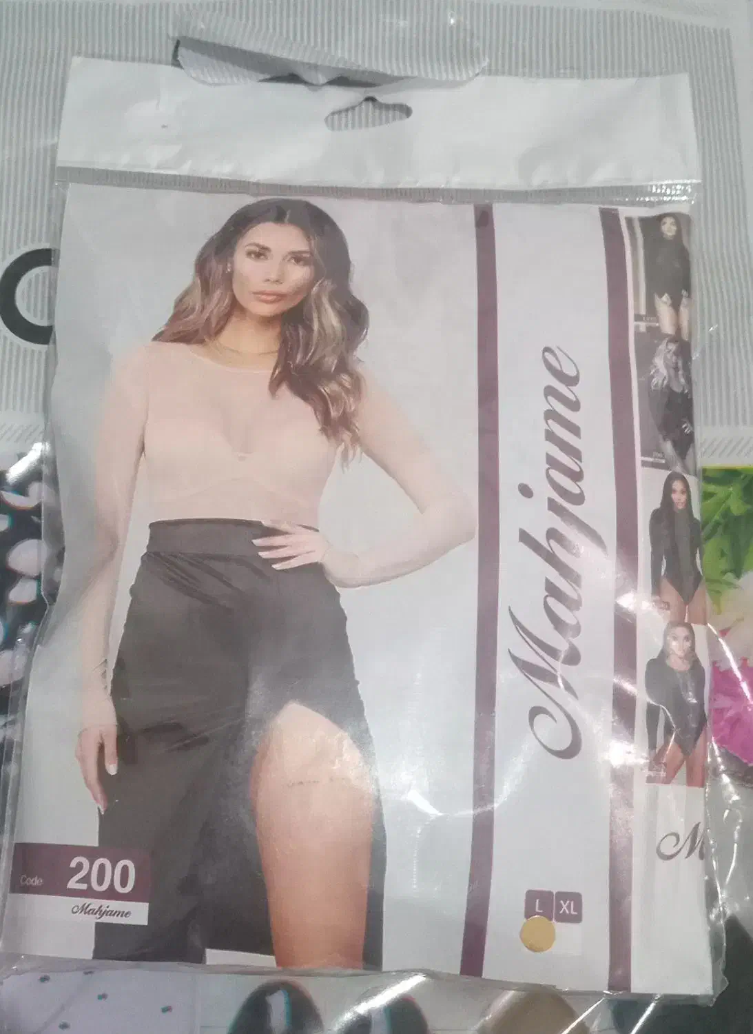 بادی حریر|لباس|خرم‌آباد, |دیوار