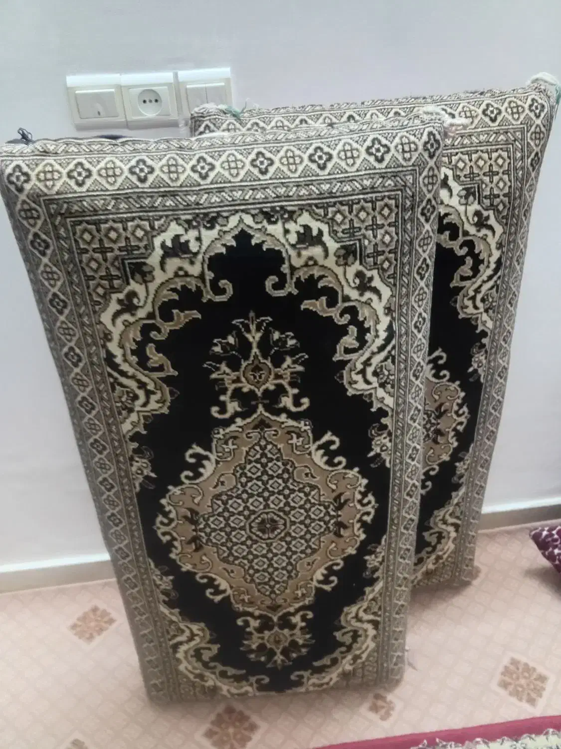 پشتی|پشتی|بروجرد, |دیوار