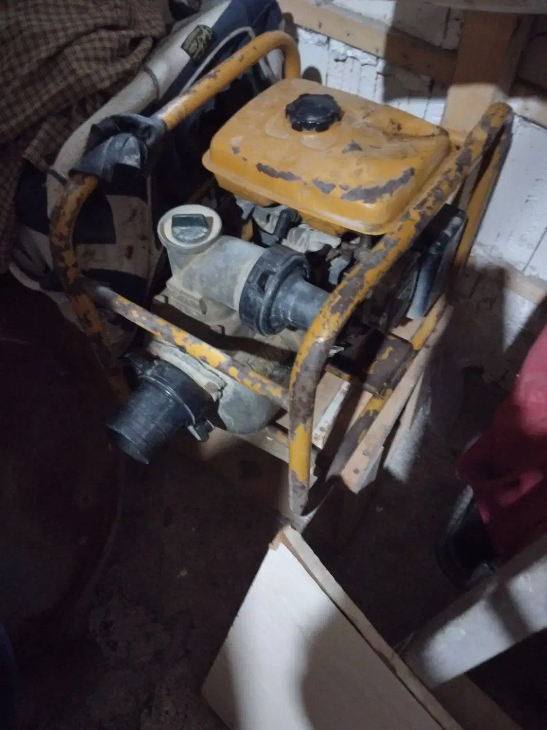 حفرچاه نیمه عمیق|خدمات پیشه و مهارت|رشت, لاکان|دیوار