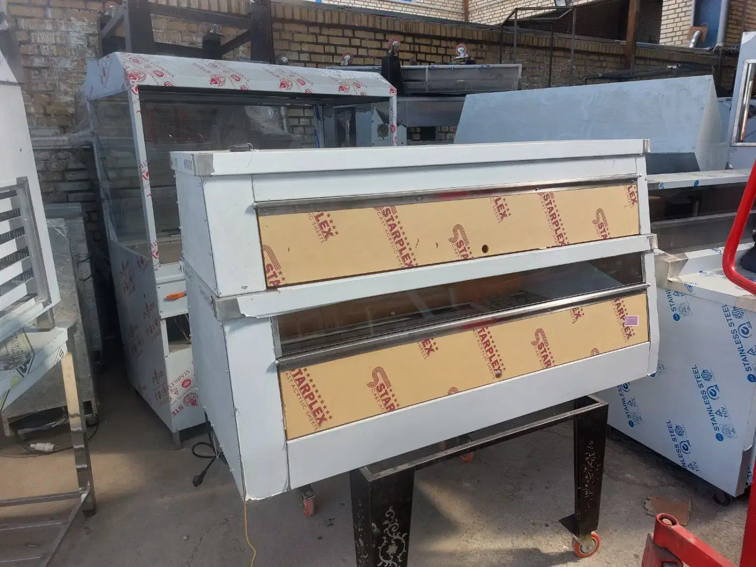 دیسپلی سرخکن طرح دین،فرصندوقی پیتزامیز بردینگ گریل|کافیشاپ و رستوران|پرند, فاز ۳|دیوار