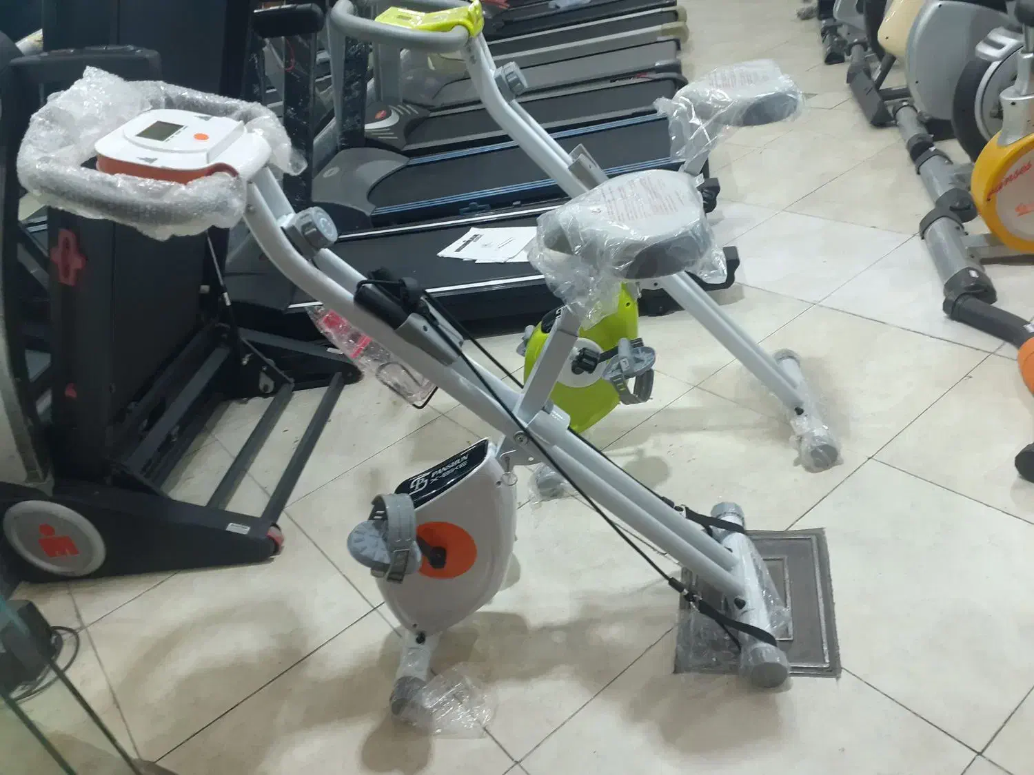 دوچرخه ثابت آکبند دیجتال کم جا - تاشو -|تجهیزات ورزشی|تبریز, |دیوار