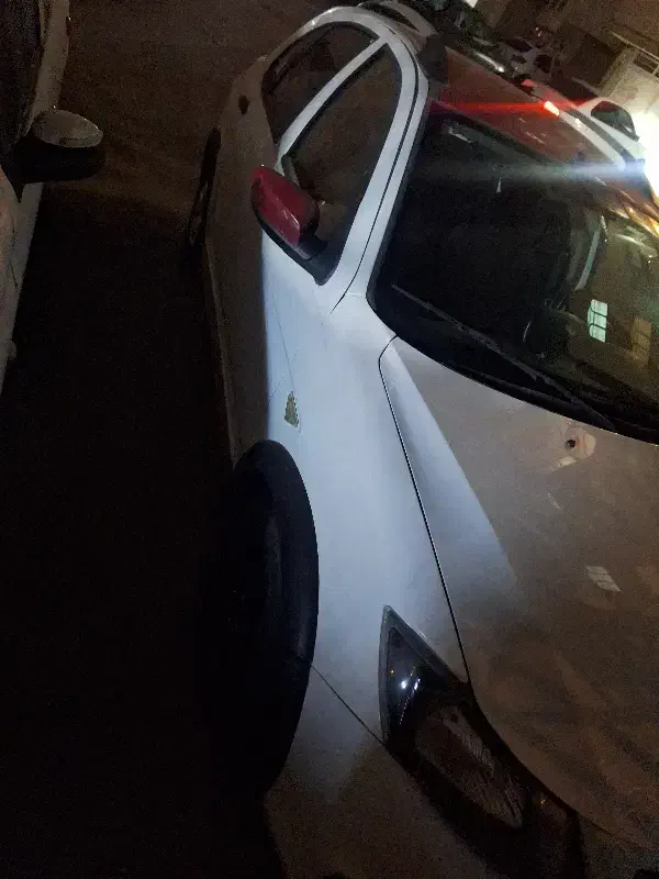 کوئیک R سفیدقرمز|خودرو سواری و وانت|زاهدان, |دیوار