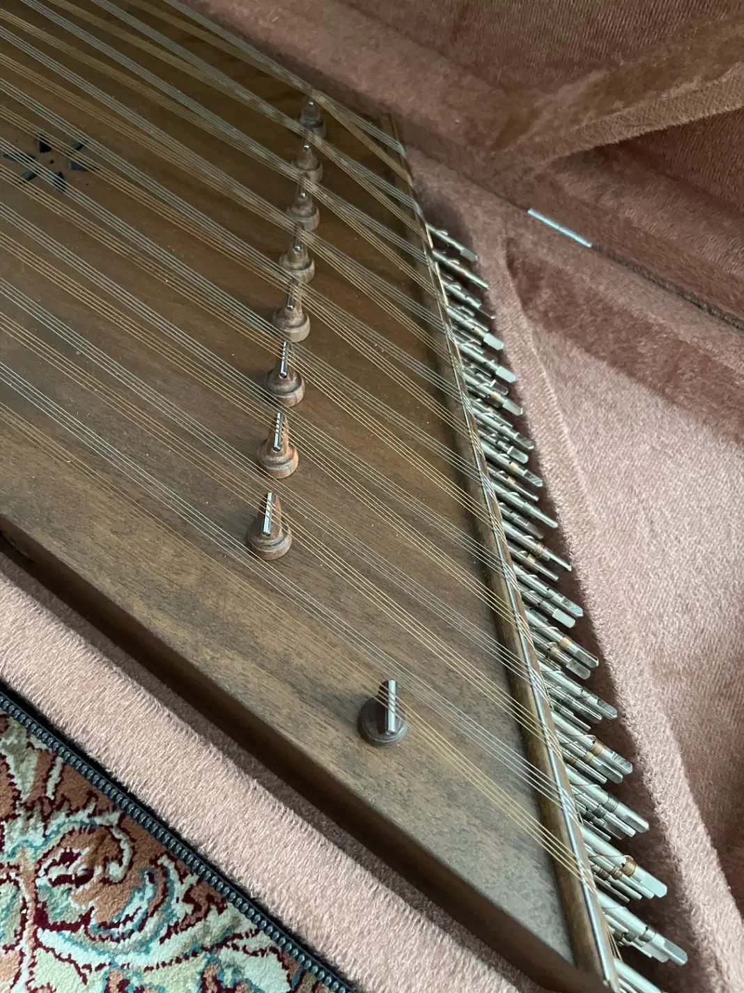 سنتور حمید موسوی دو مهره|سازهای سنتی|سنندج, |دیوار