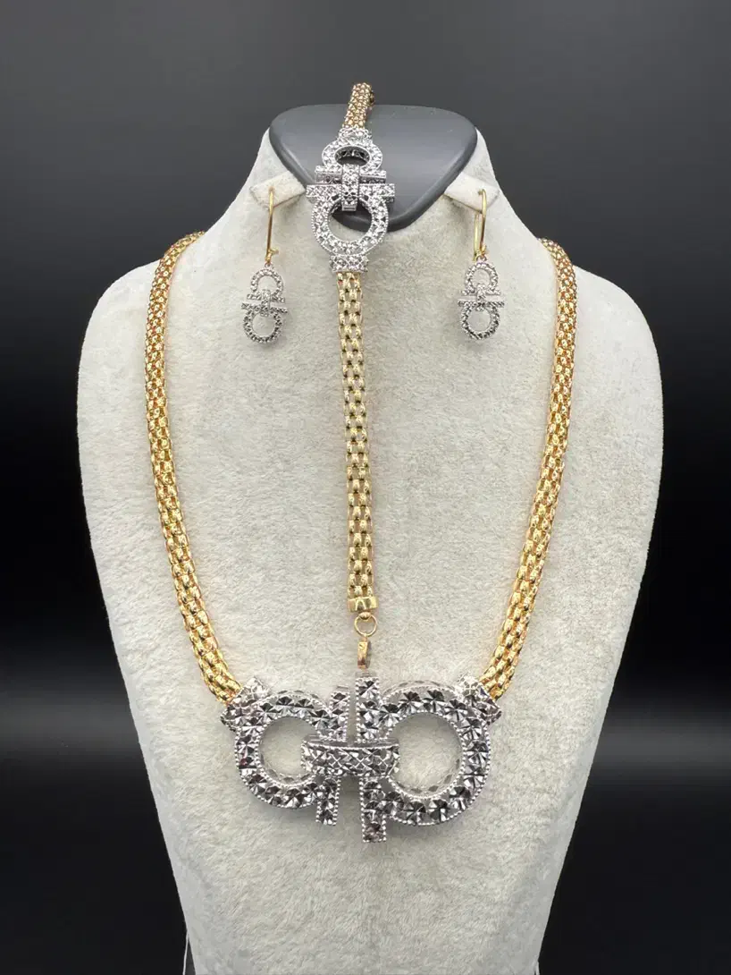 سرویس ریچ وزن ۳۲.۸۸ طلا بدون اجرت|جواهرات|تهران, مهرآباد جنوبی|دیوار