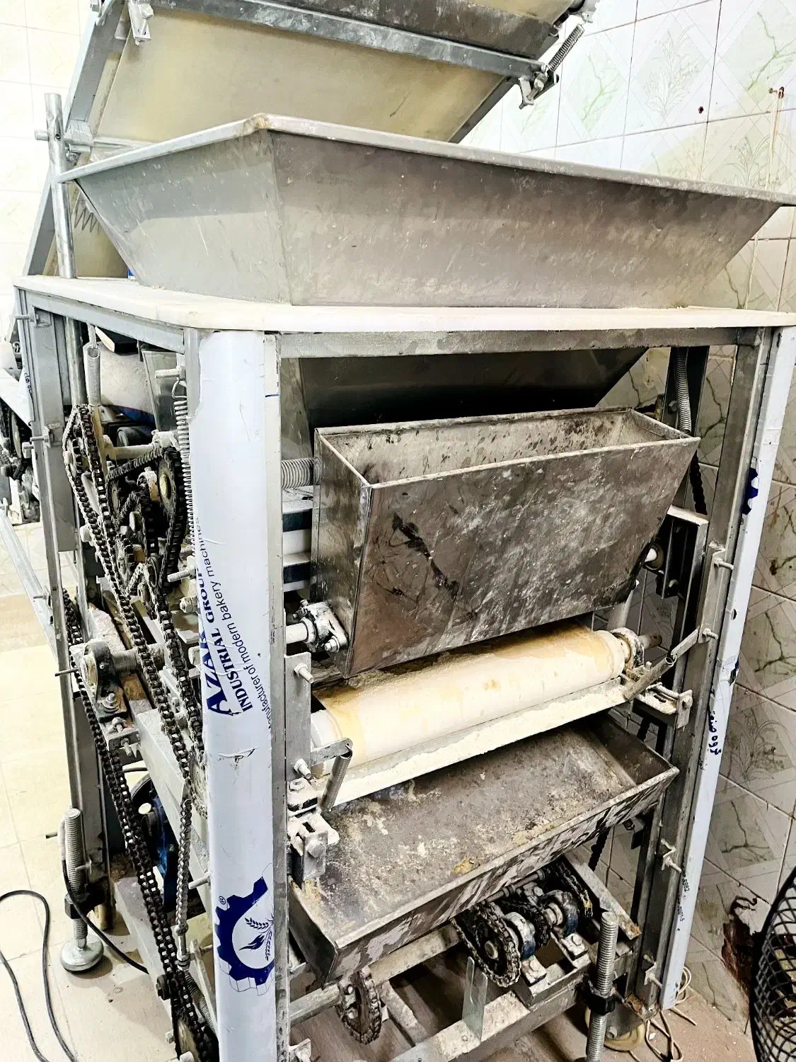 دستگاه گرد پز نان آذریاب|ماشین‌آلات صنعتی|آغاجاری, |دیوار