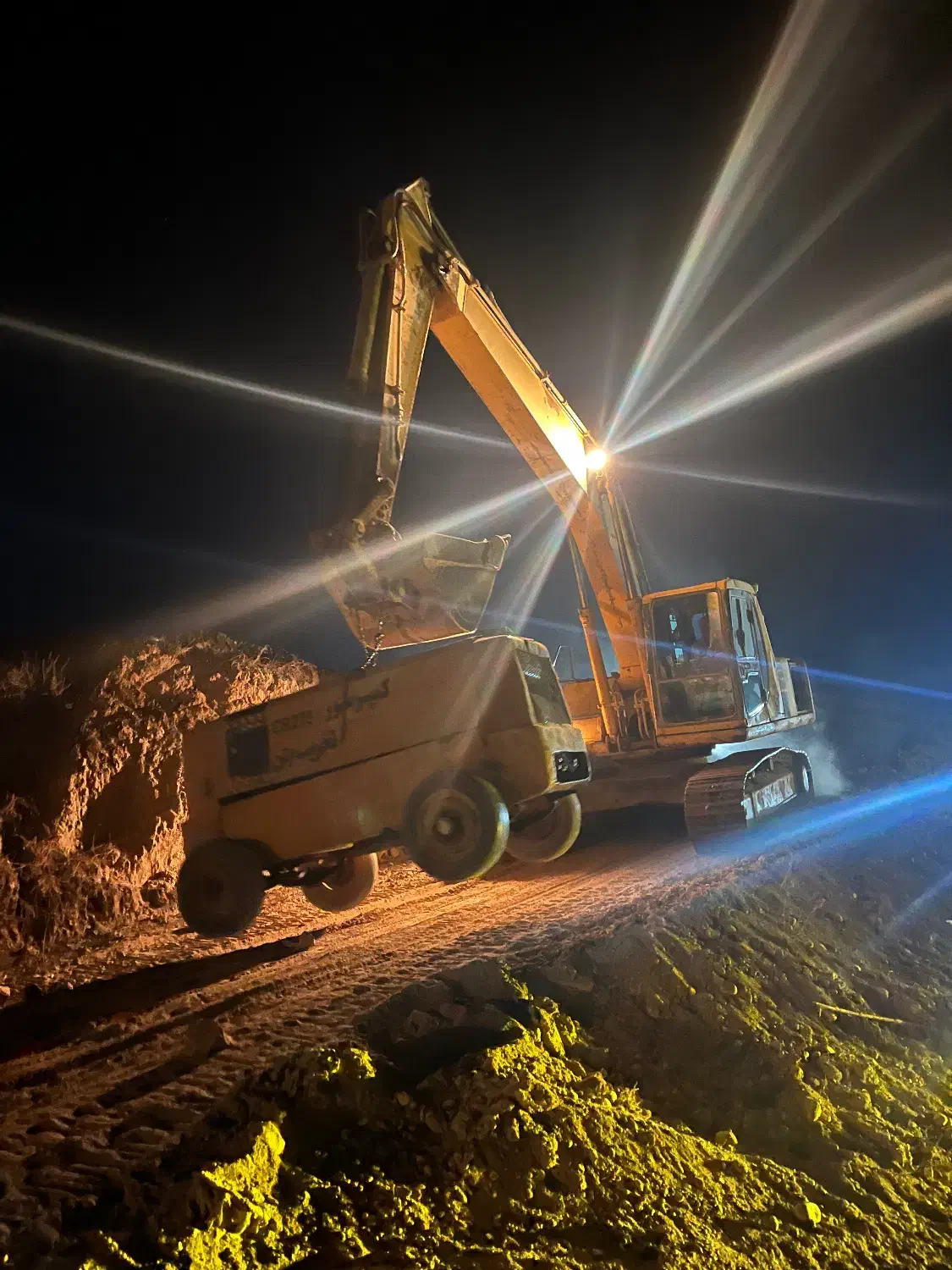 خدمات تخریب سنگ بتٌن کمپرسور دیزلی جهان|خدمات پیشه و مهارت|گرگان, |دیوار