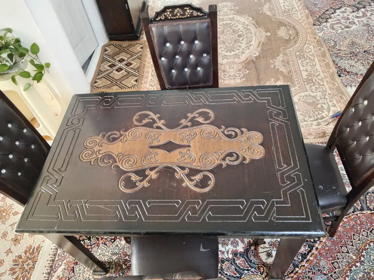 یک عدد میز نهارخوری خوب سالم مرتب|میز و صندلی غذاخوری|نیشابور, ده حلاج|دیوار