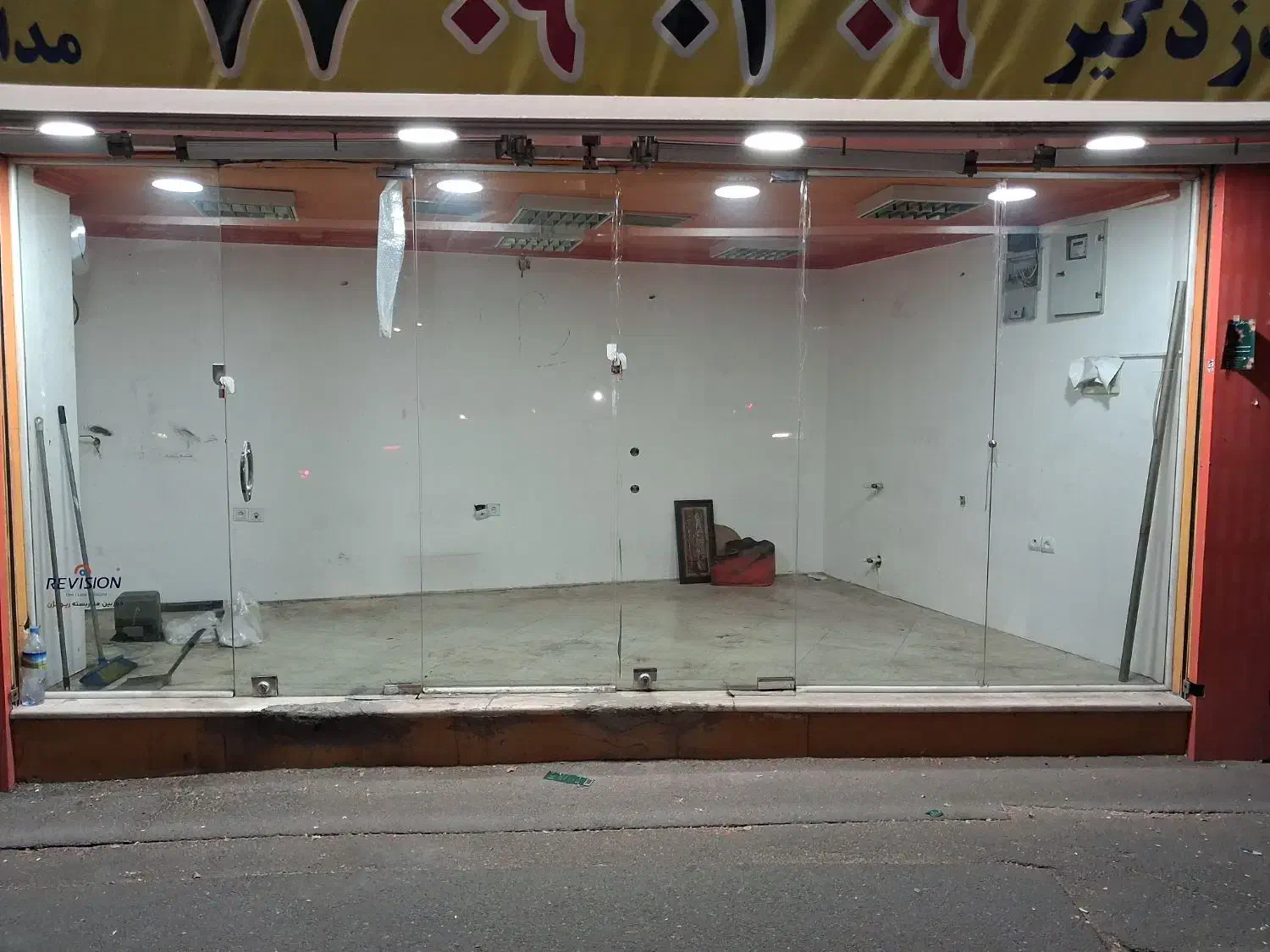 مغازه۱۴ متری بر اتوبان باقری بر مغازه ۵ متر|اجارهٔ مغازه و غرفه|تهران, علم و صنعت|دیوار