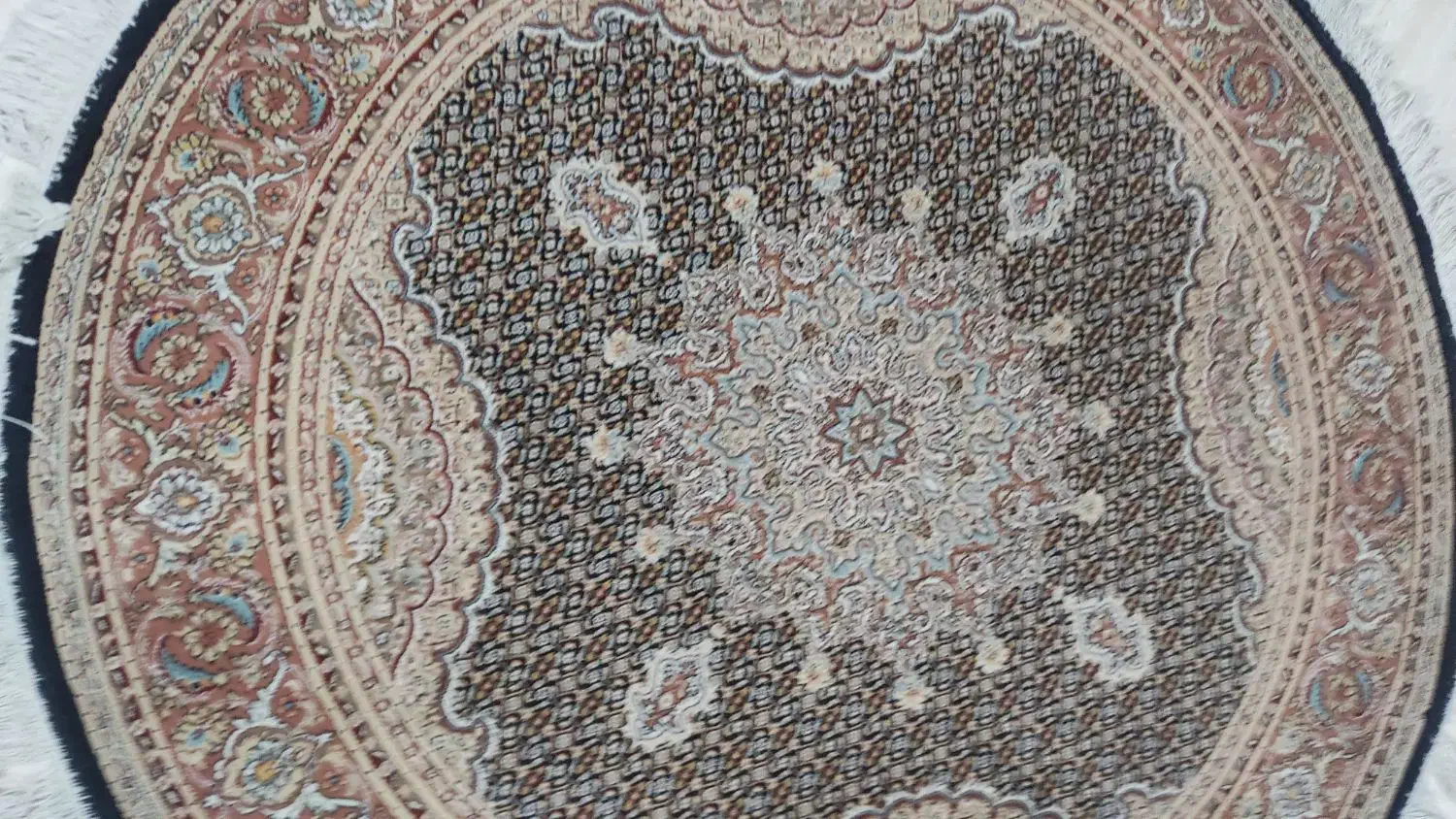 فرش گرد 1/50در1/50چهار طرح هریک قیمت 2200|فرش|قم, شهدا|دیوار