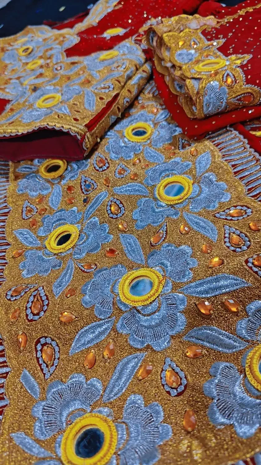 لباس مجلسی|لباس|جالق, |دیوار