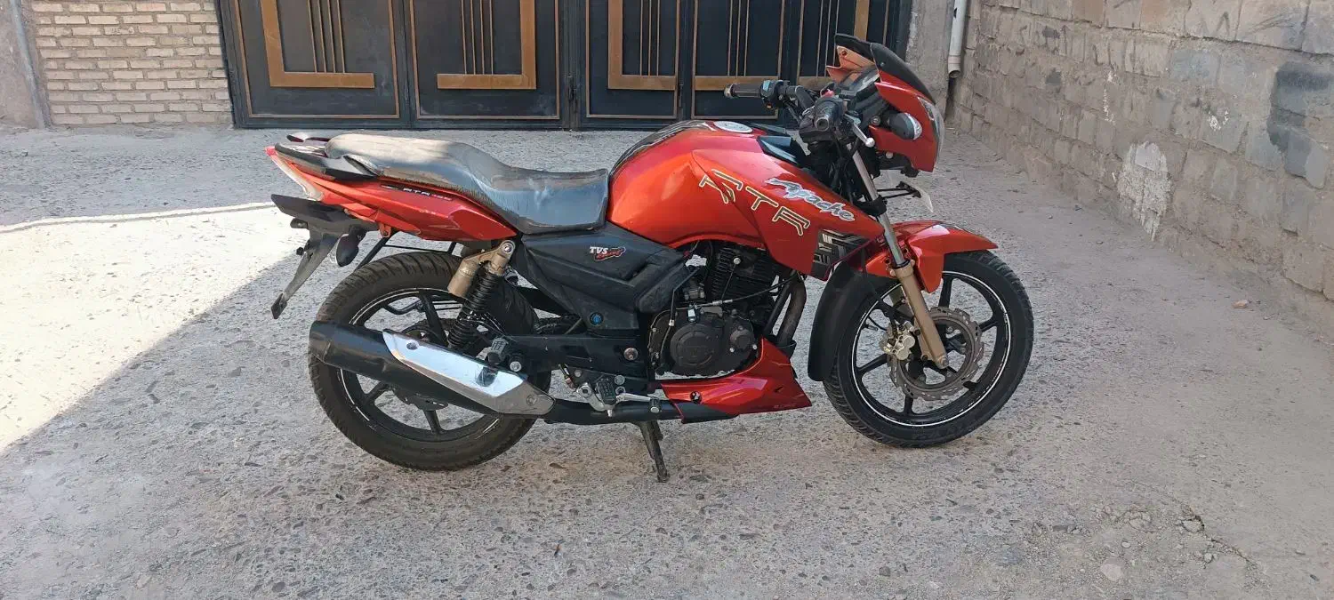 آپاچی نیوفیس|موتورسیکلت|بوکان, |دیوار