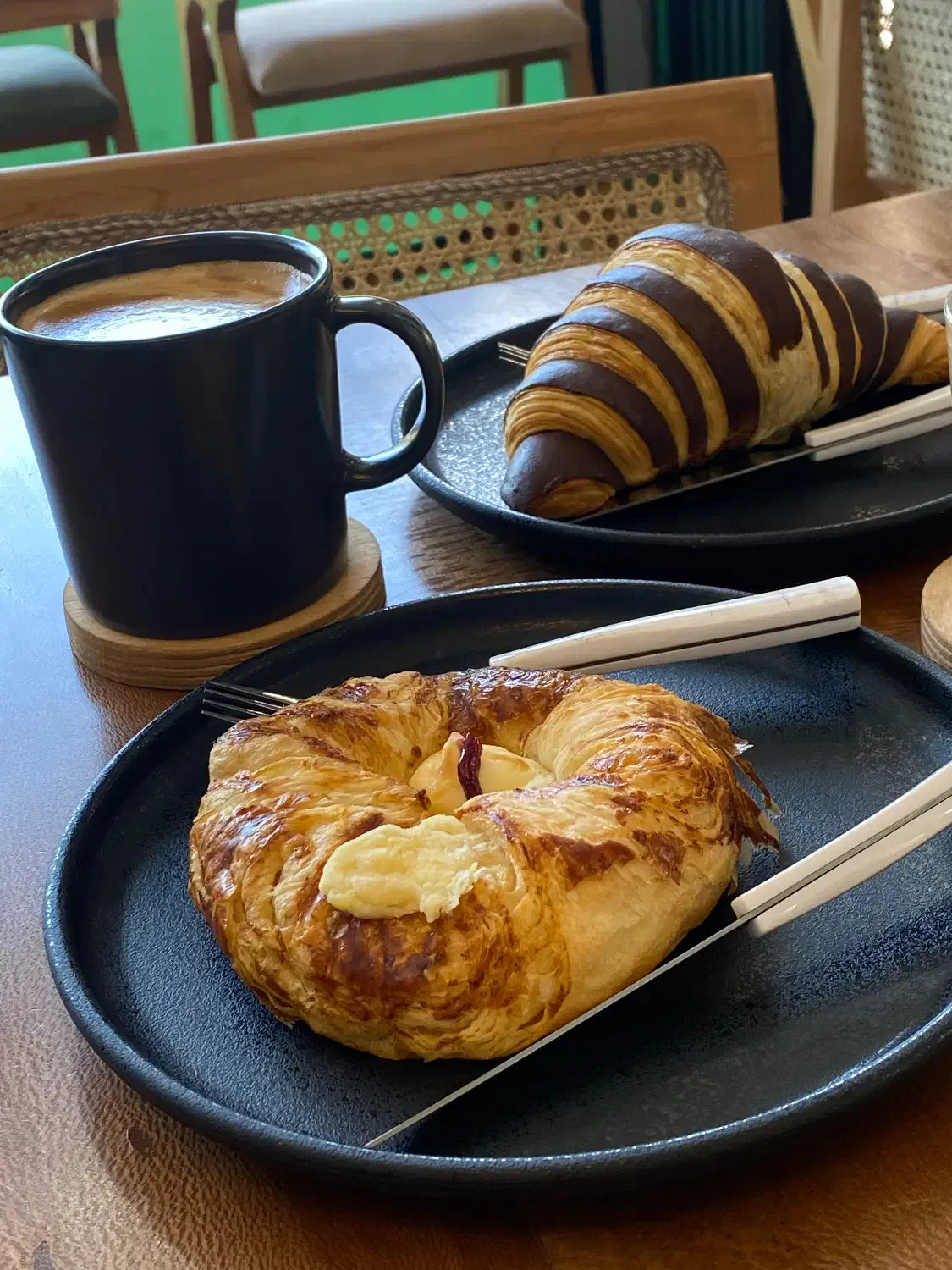 فروشنده کافه قنادی تمام وقت و نیمه وقت فقط آقا|استخدام خدمات فروشگاه و رستوران|تهران, پونک|دیوار