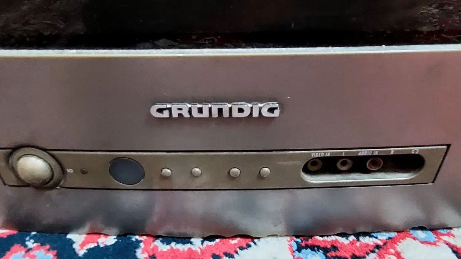 تلوزیون ۲۱ اینچ GRUNDIG|تلویزیون و پروژکتور|جهرم, |دیوار