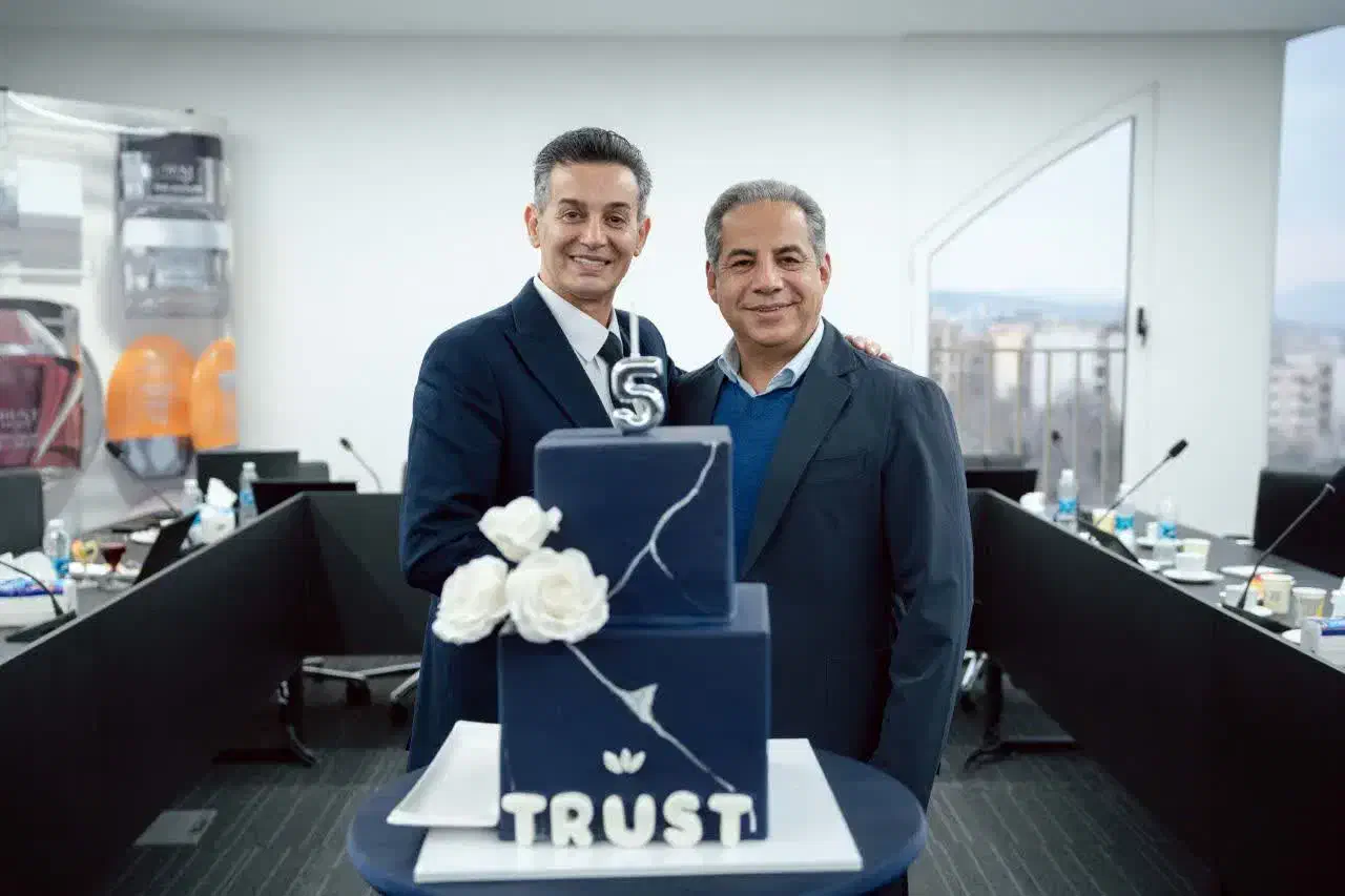 کاربرای خانم ها بصورت فیزیکی|استخدام بازاریابی و فروش|تخت سلیمان, |دیوار