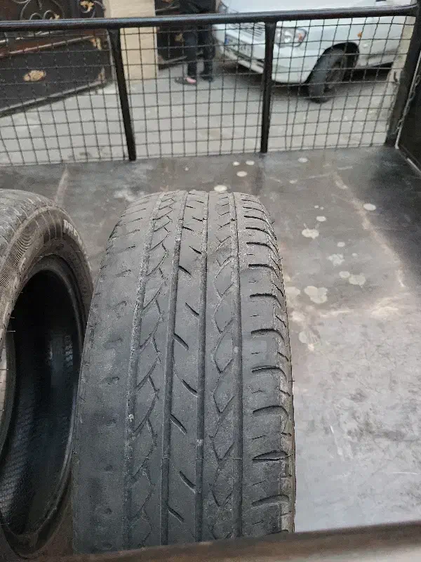 لاستیک بارز ۱۳ پرایدی|قطعات یدکی و لوازم جانبی|ری, منصوریه منگل|دیوار