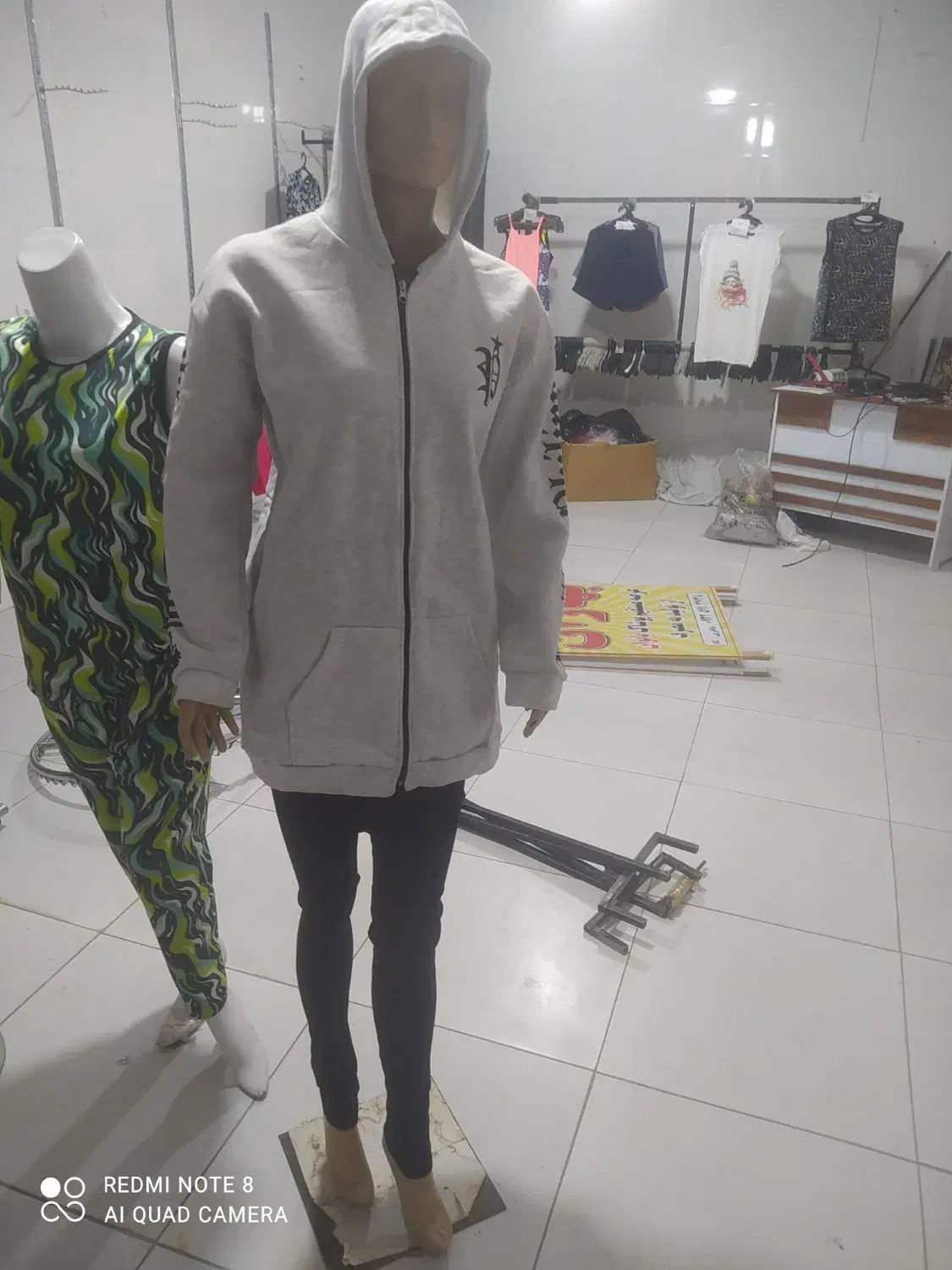 مانکن زنانه ایستاده +رگال دیواری|فروشگاه و مغازه|خرم‌آباد, |دیوار