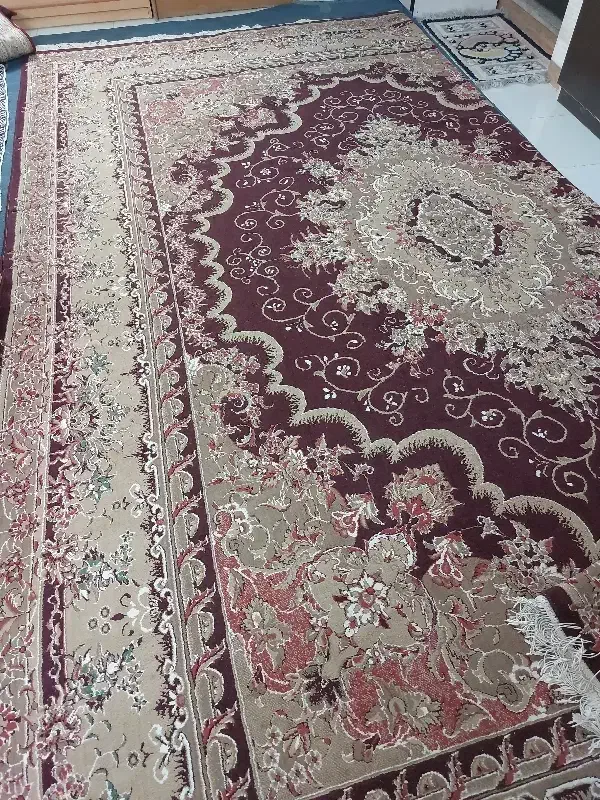 فرش سالم زرشکی|فرش|مشهد, کارگران|دیوار