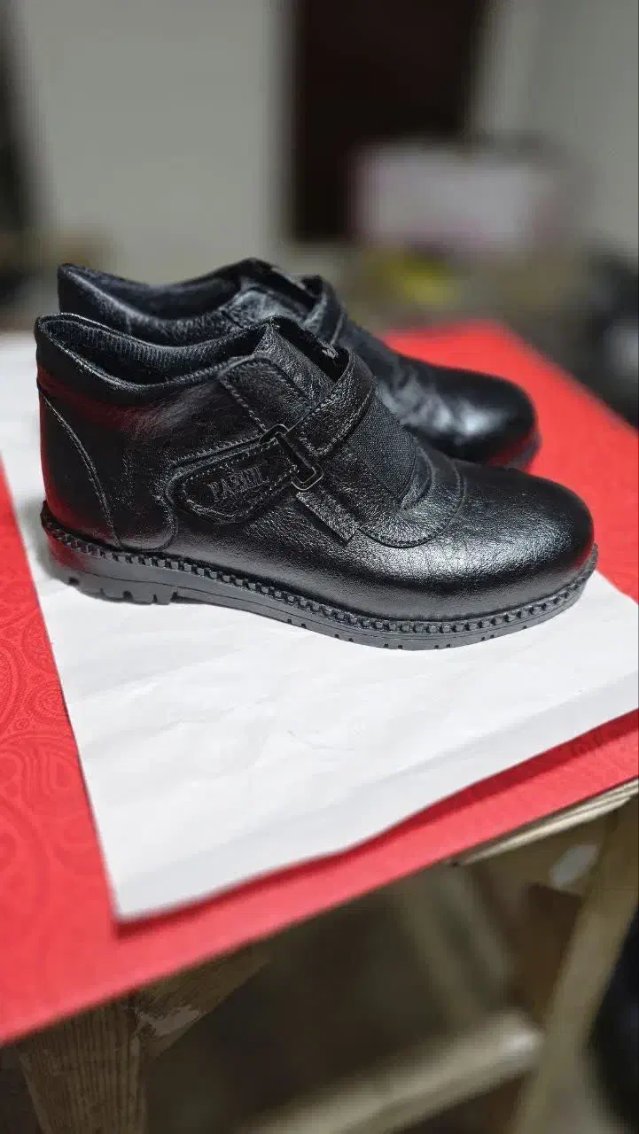 نیم بوت|کیف، کفش، کمربند|رشت, پورسینا|دیوار