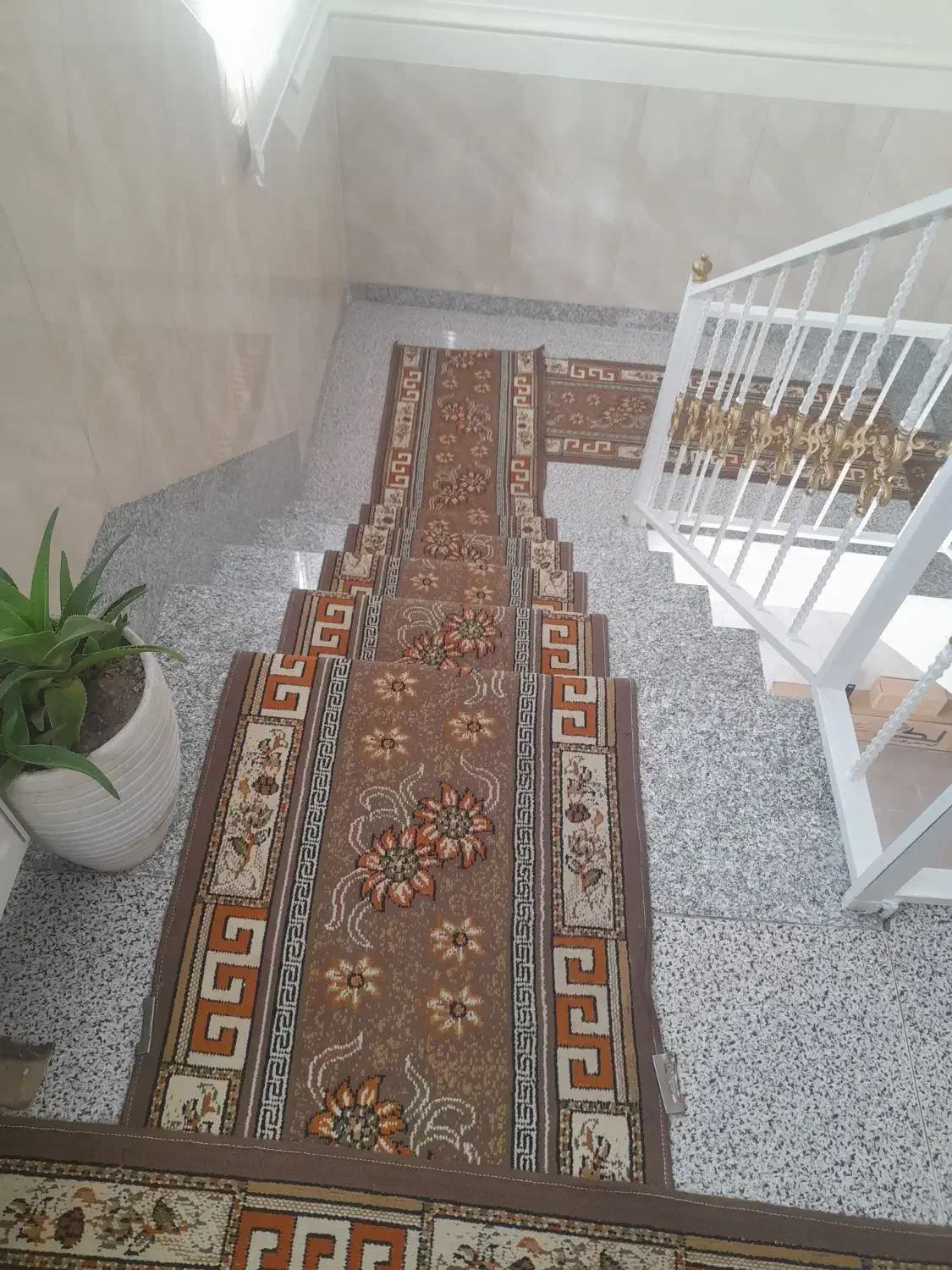 گلیم راه پله تمیز و سالم|گلیم، جاجیم، گبه|همدان, |دیوار