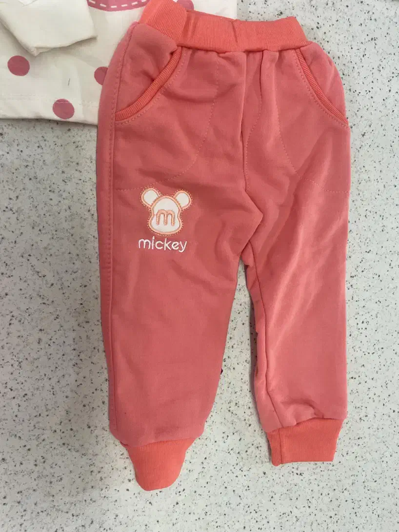 لباس بچه|کفش و لباس بچه|ملایر, |دیوار