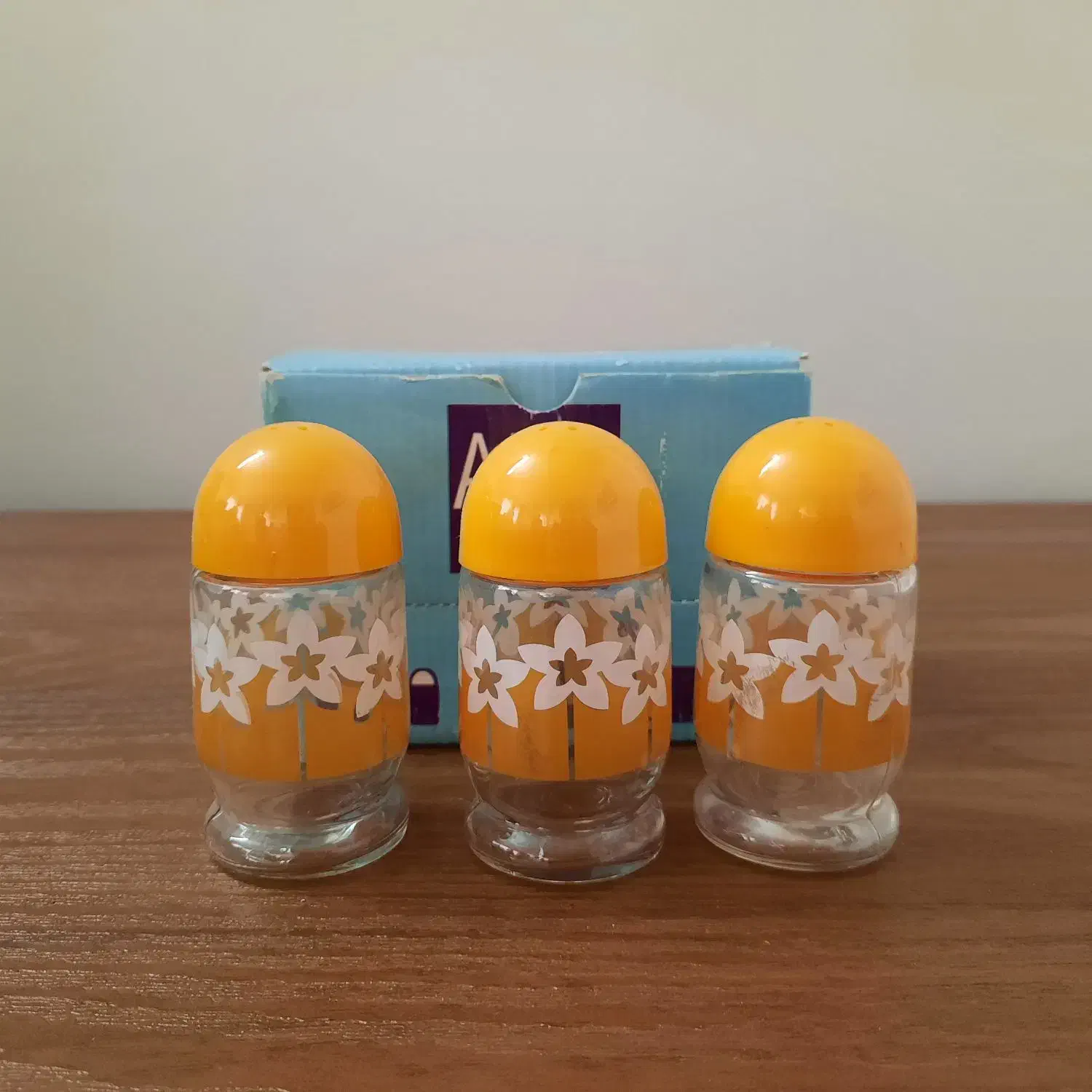 نمکدان|ظروف نگهدارنده، پلاستیکی، یک‌بارمصرف|قم, شاه سید علی|دیوار