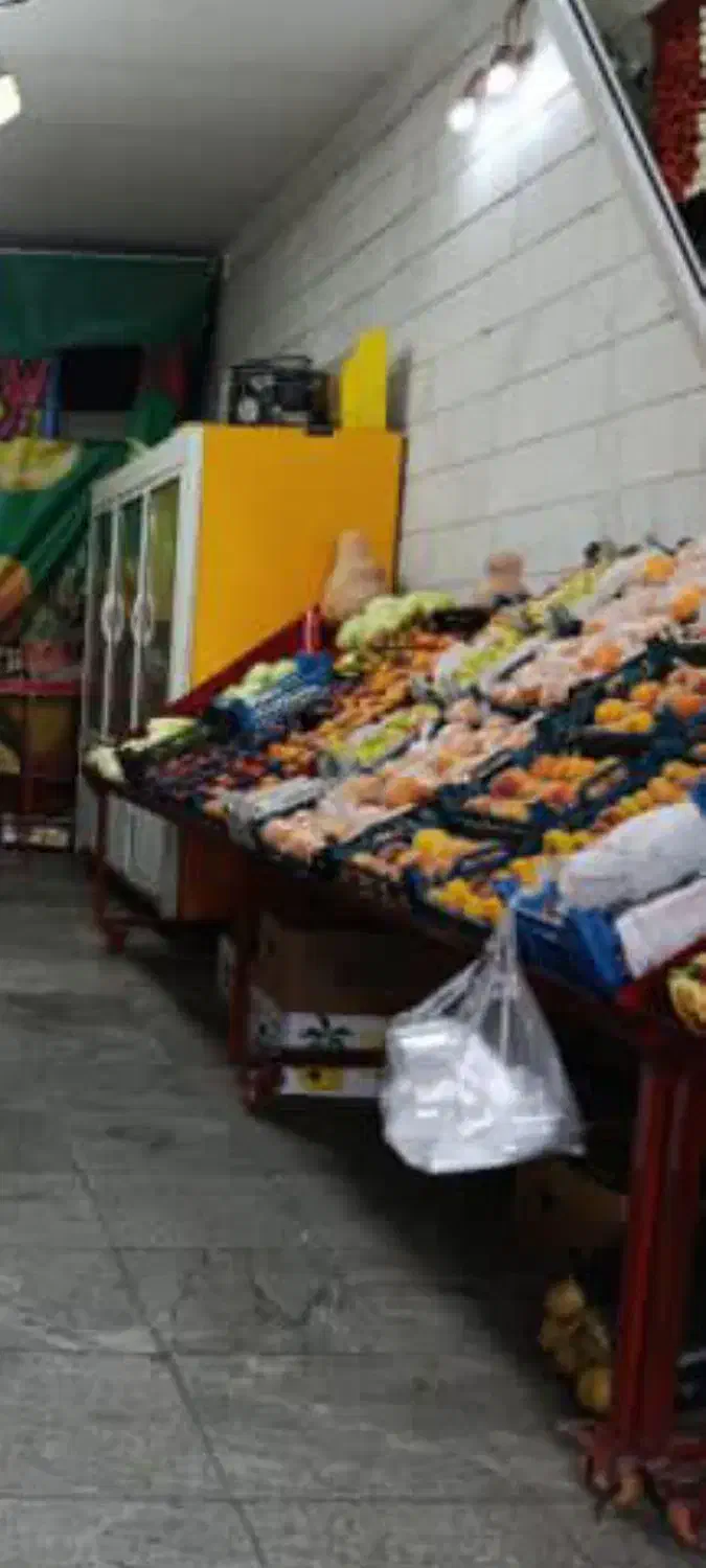 اجاره یا شراکت میوه فروشی|اجارهٔ مغازه و غرفه|هشتگرد, شهرک راه آهن|دیوار