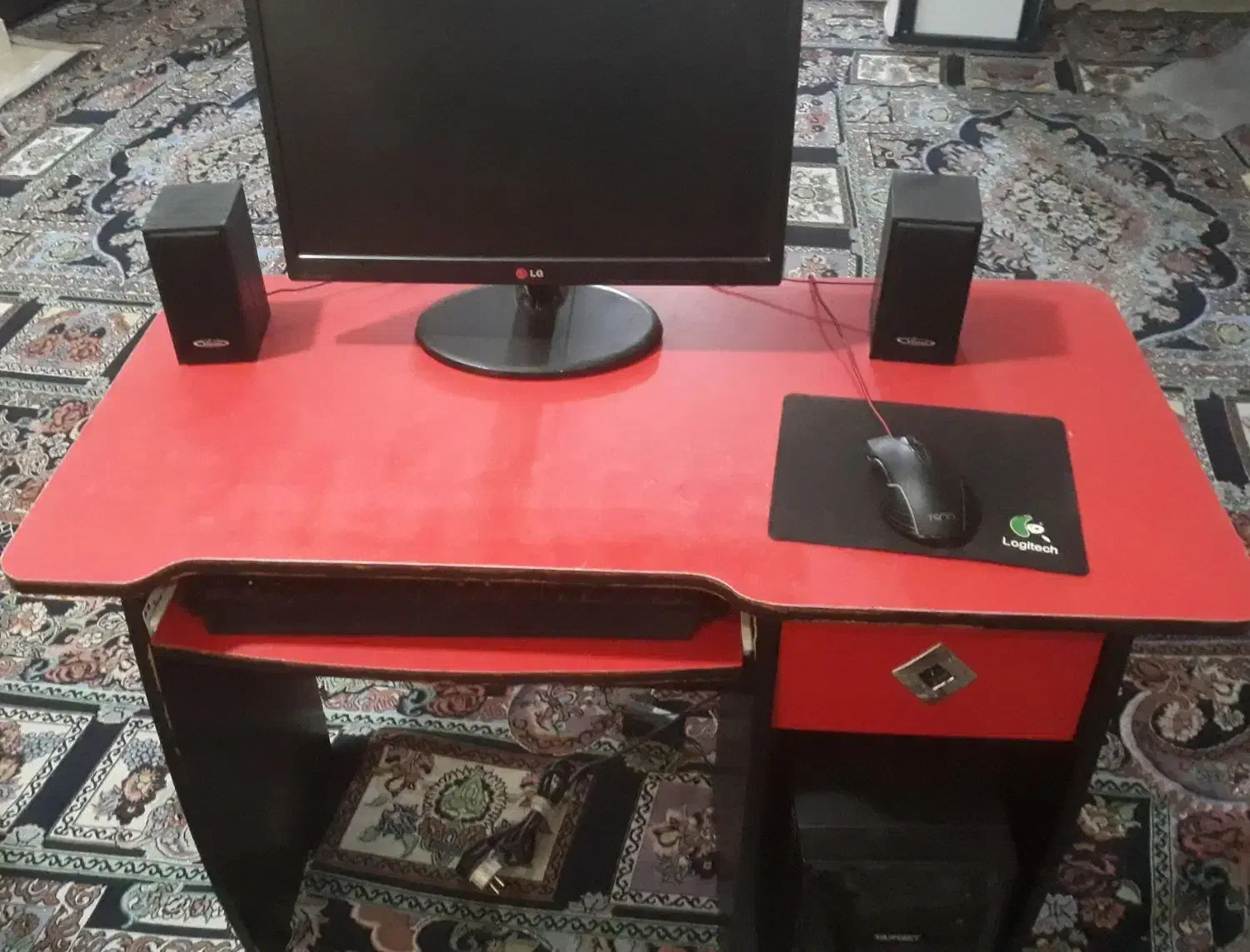 میز کامپیوتر|میز تحریر و کامپیوتر|رشت, نظری|دیوار