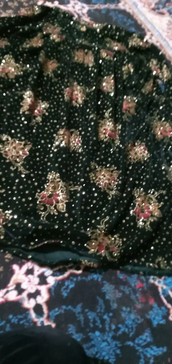 پیراهن|لباس|مسجد سلیمان, |دیوار