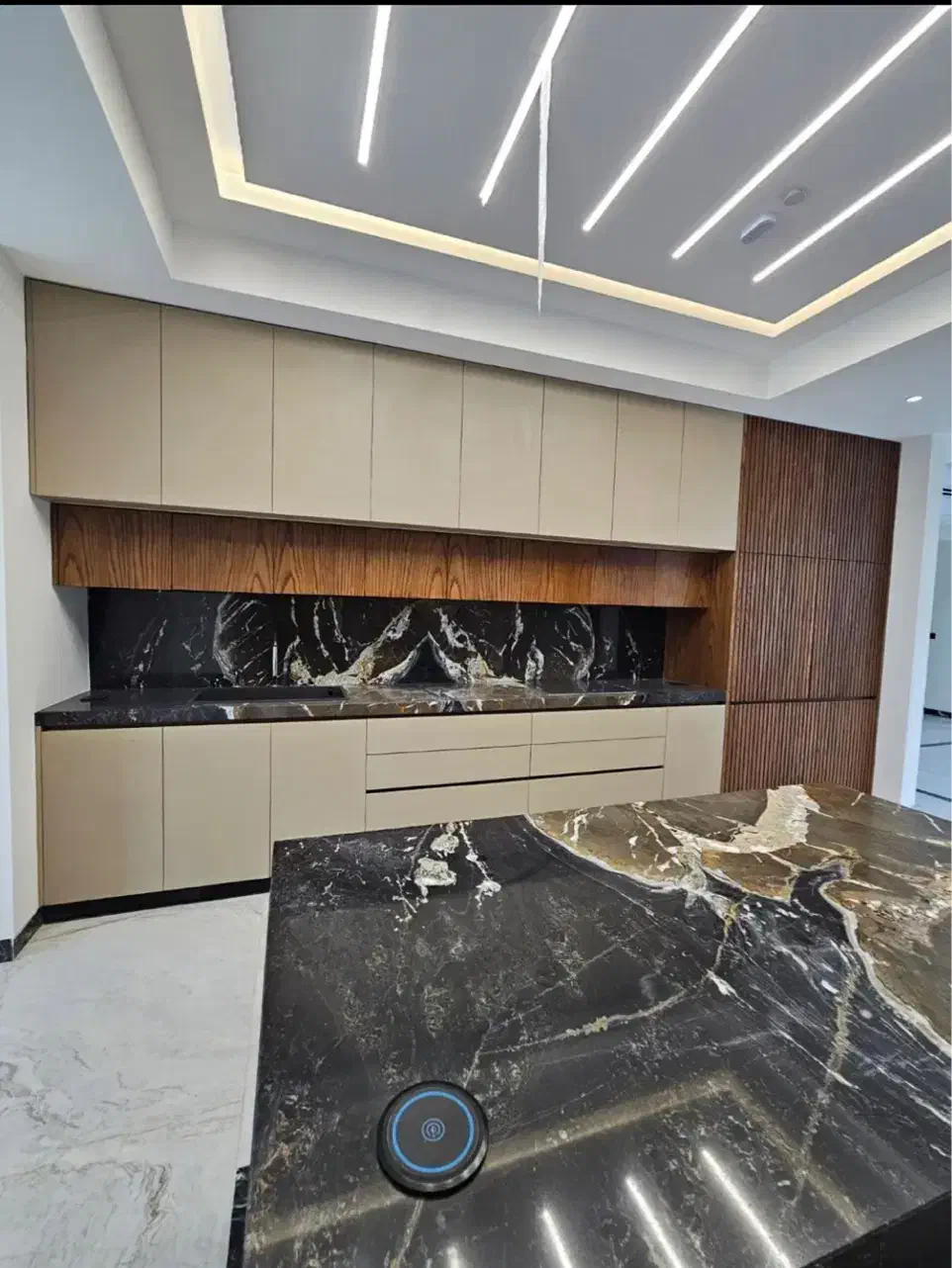 زعفرانیه ۲۴۰ متر / ۲۰ متر تراس /سرتاسر دید کوهستان|اجارهٔ آپارتمان|تهران, زعفرانیه|دیوار