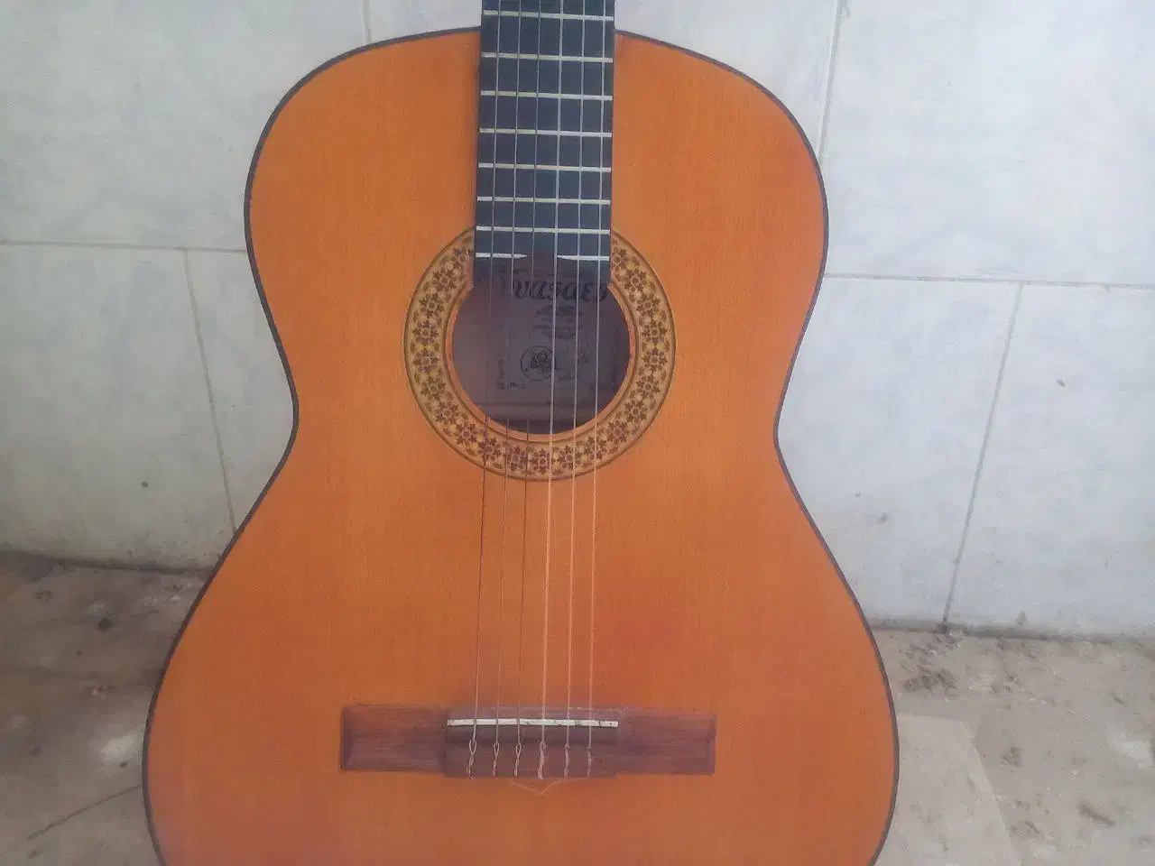 گیتار|گیتار، بیس، امپلیفایر|گرگان, |دیوار