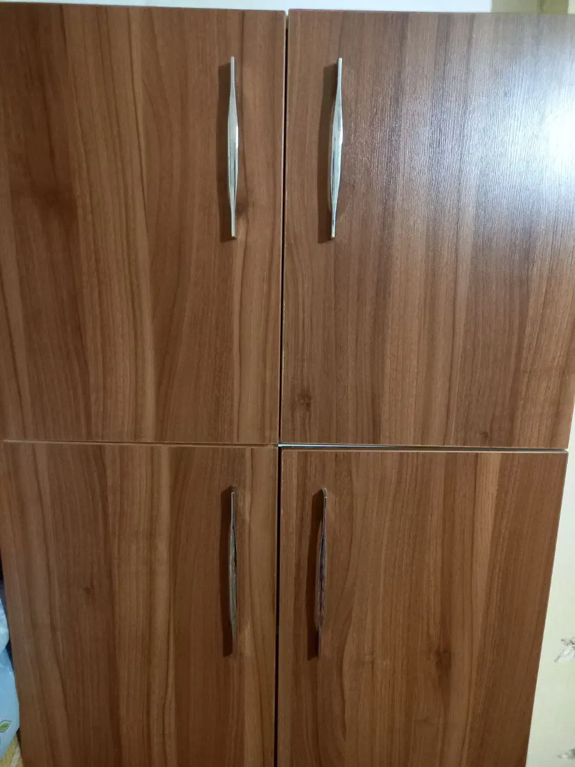 کتابخانه و یک عدد کابینت|کتابخانه، شلف، قفسههای دیواری|بجنورد, |دیوار